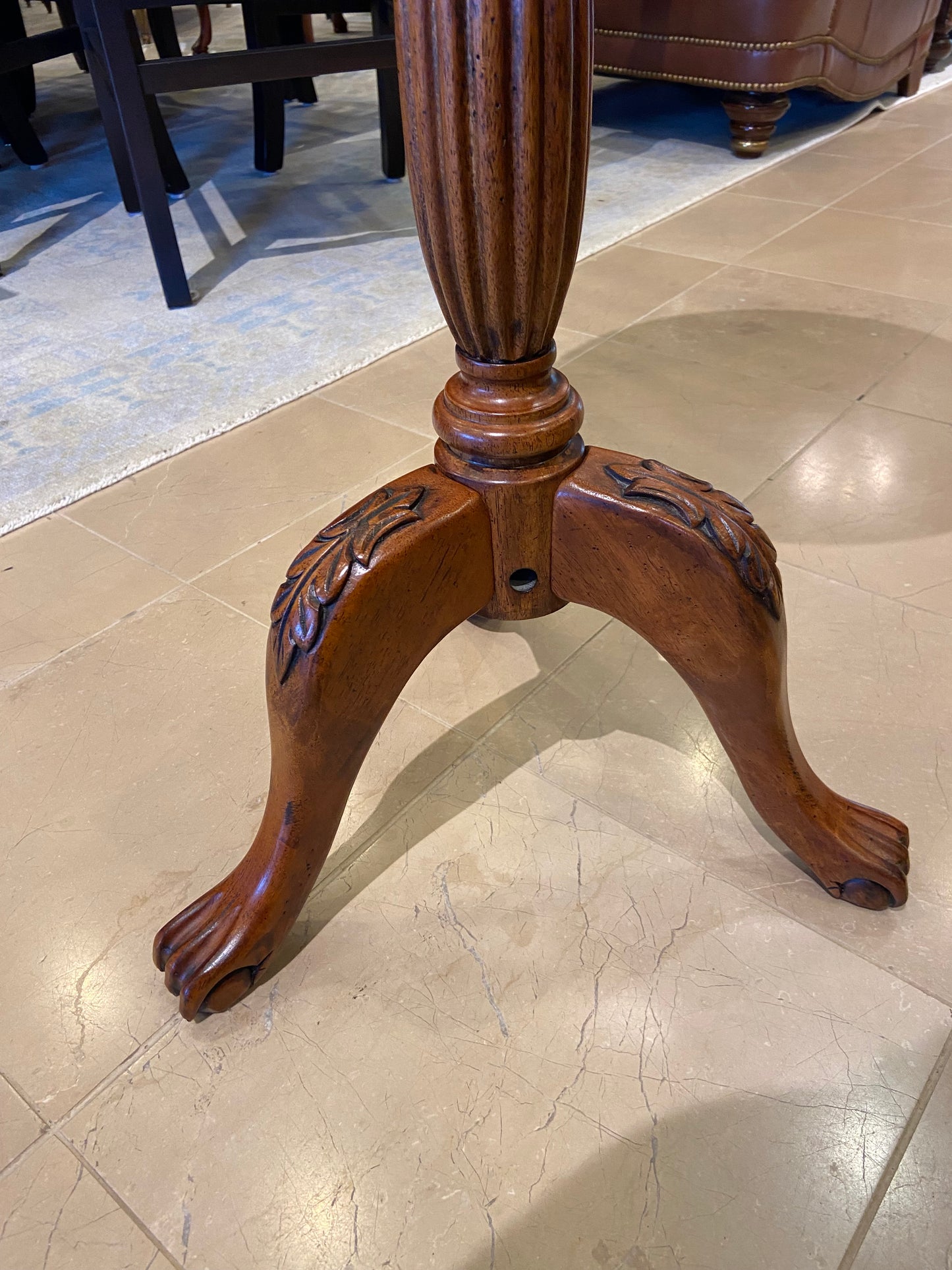 Pedestal Rent table/center table (TQQGLA)