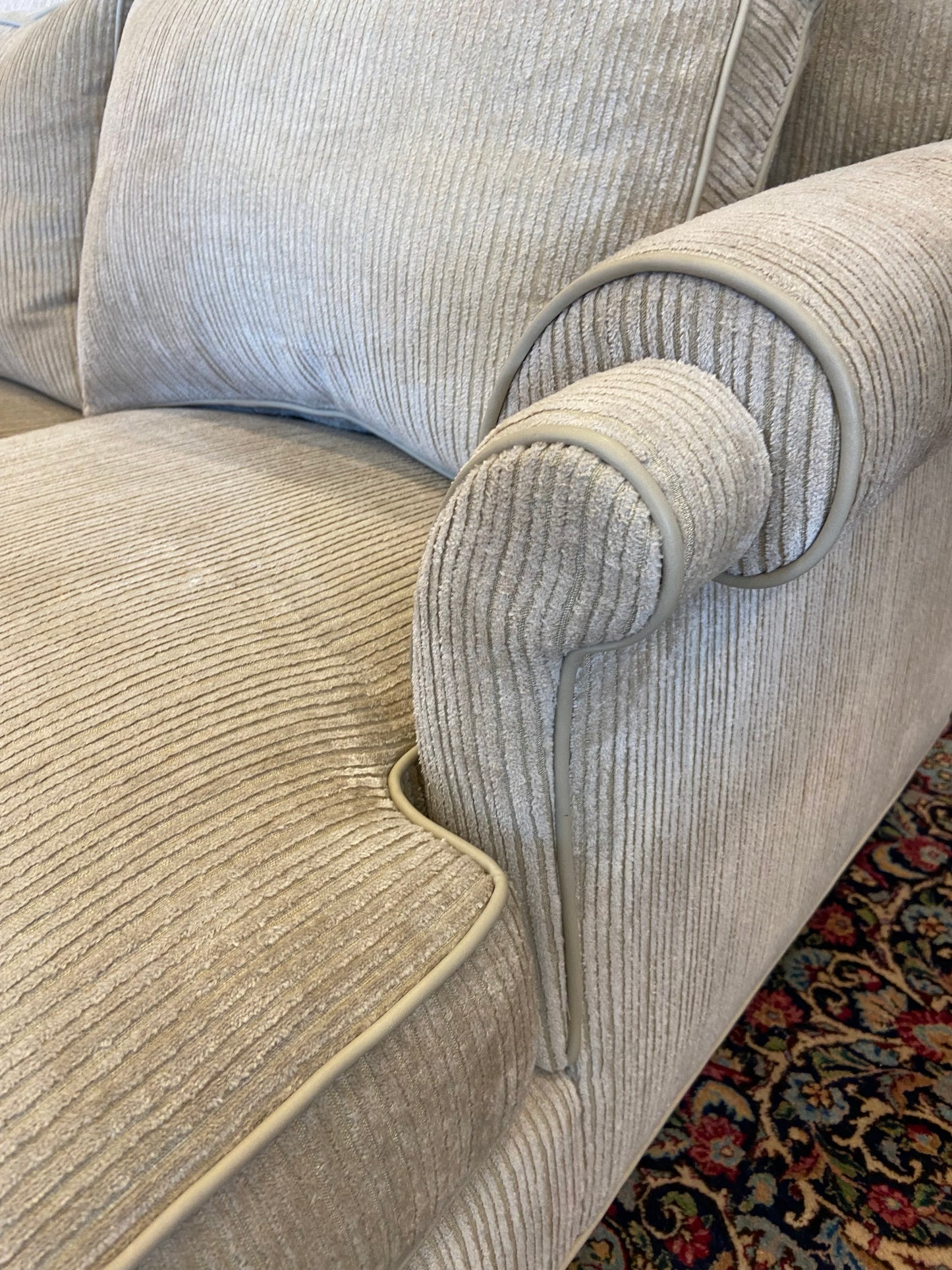 Baker White Corduroy Three-Seat Sofa (GT7E4L)