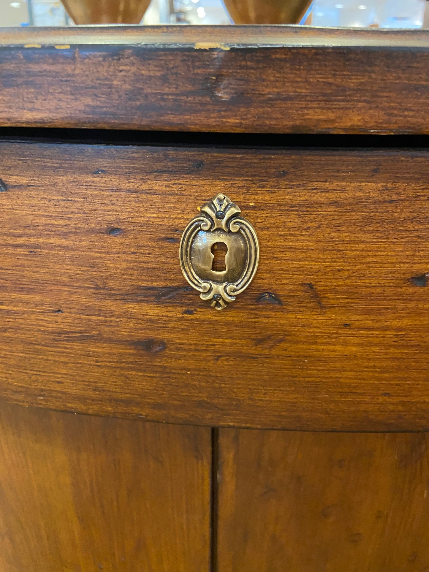 Wood Demilune Chest (8F5WL4)