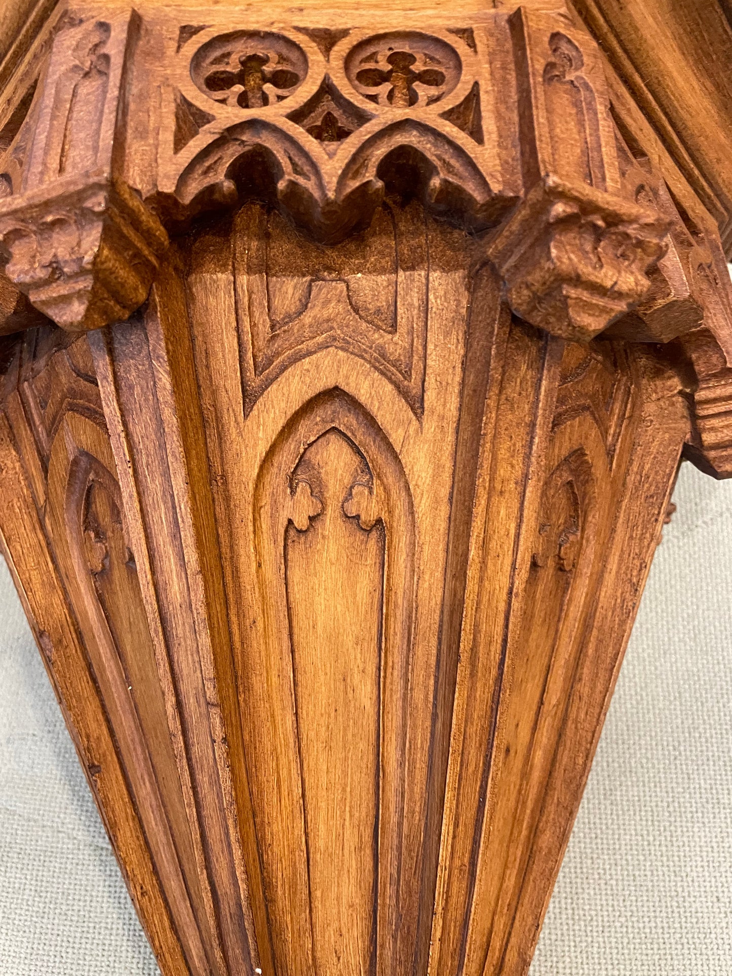 Pair of Gothic Revival Molded Wall Sconces (SQPSYF)