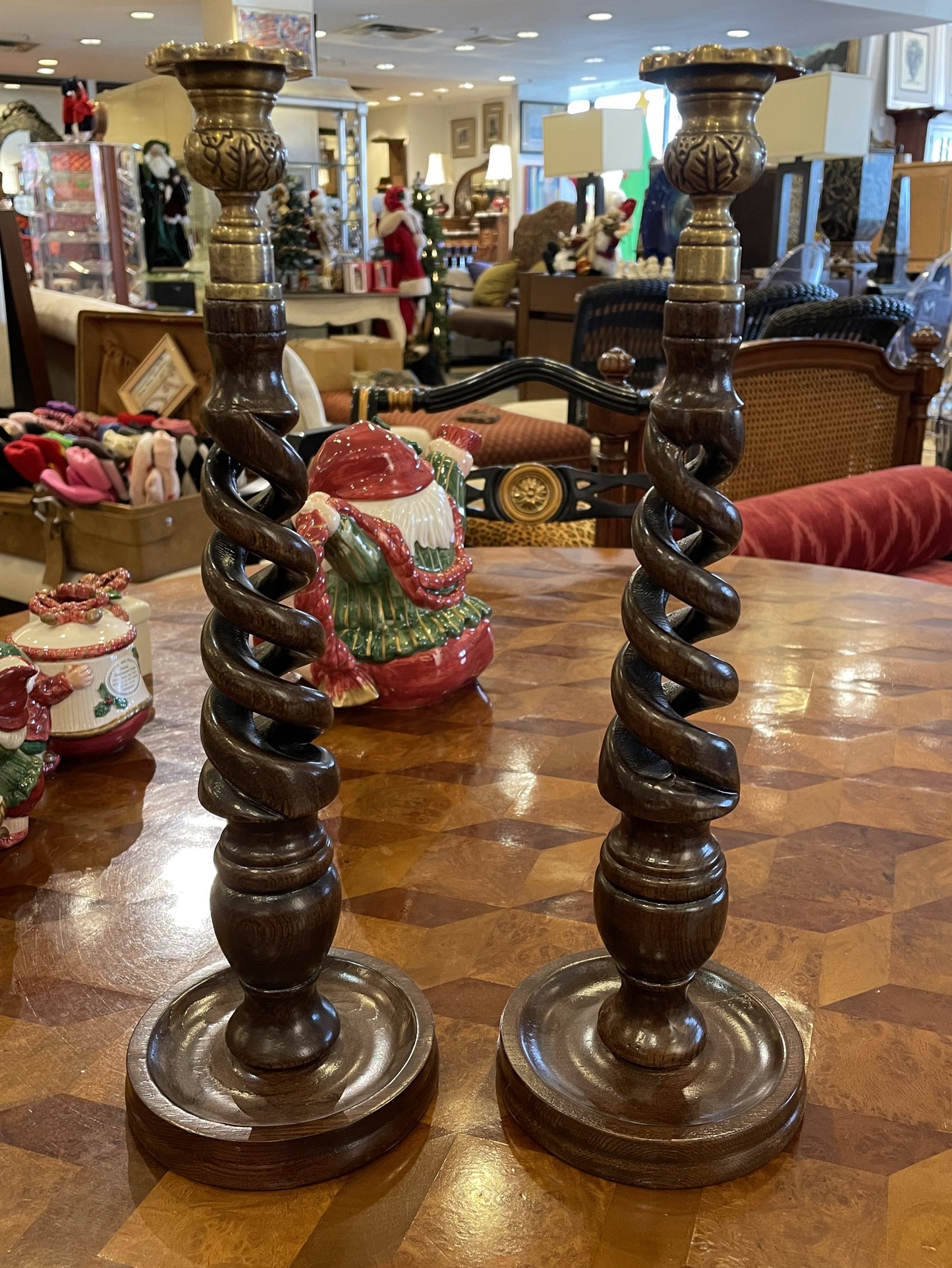 Global Views Pair of Barley Twist Candlesticks (RW1G9U)