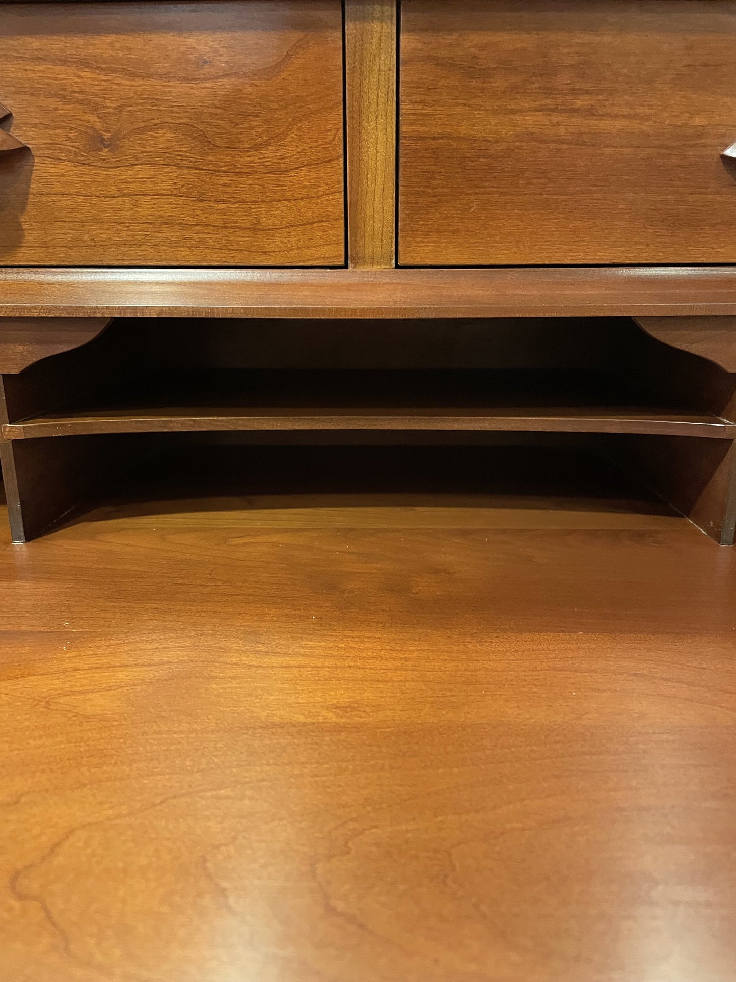 Carl Forslund Secretary Desk (FJ5RNB)