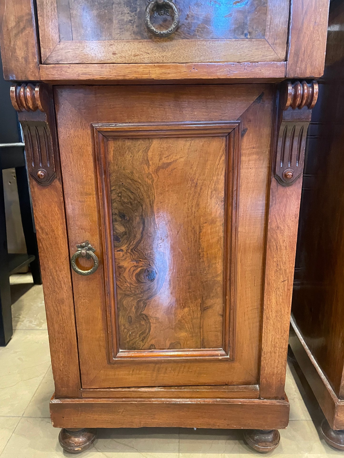 Pair of Victorian Nightstands AS IS (4XW3DY)