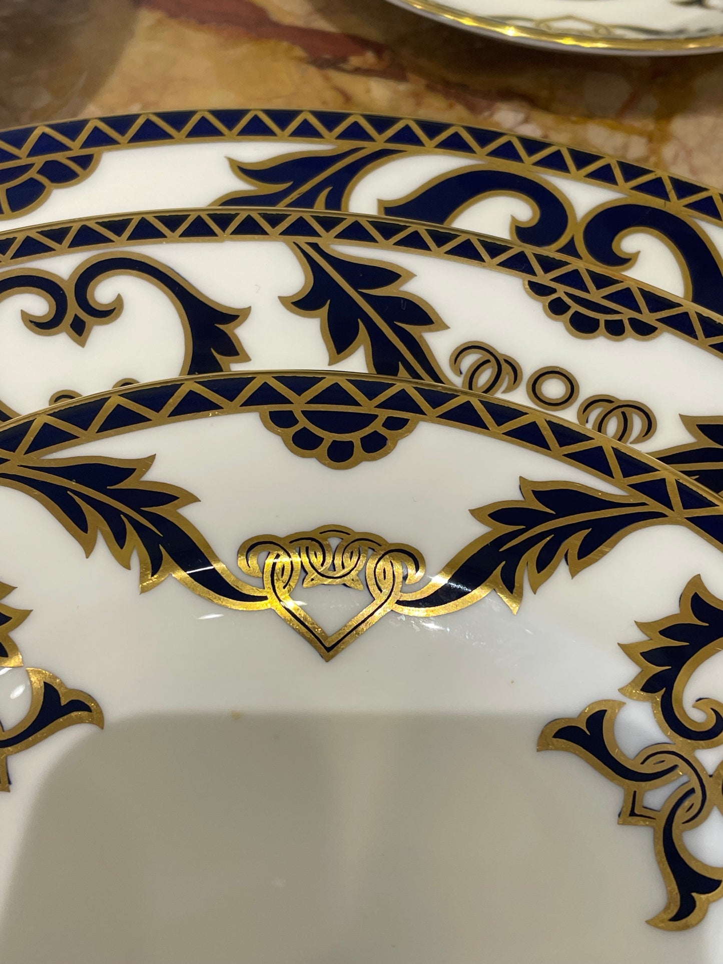 Royal Crown Derby "Majesty" China Set (RGXRDR)