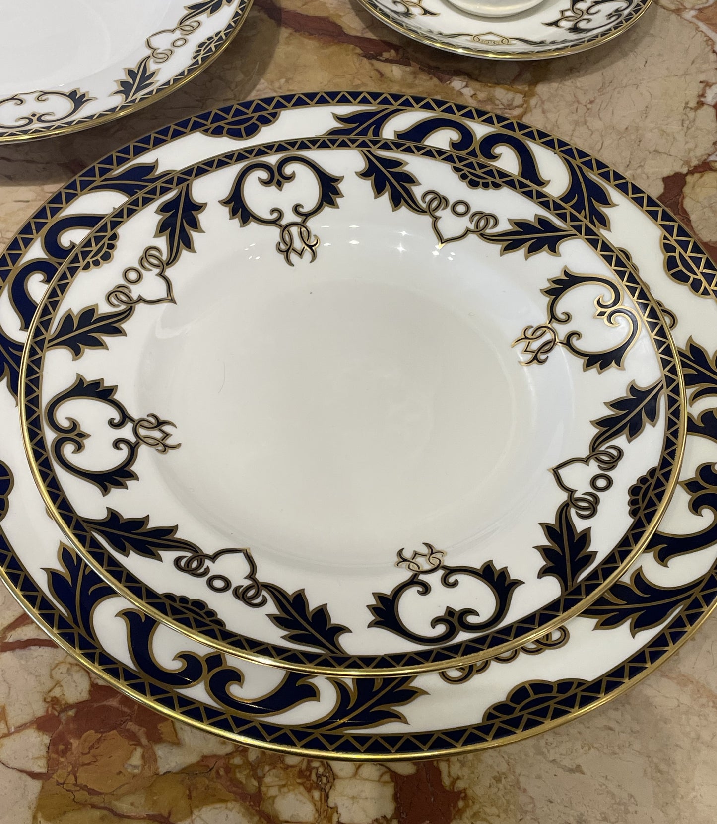 Royal Crown Derby "Majesty" China Set (RGXRDR)