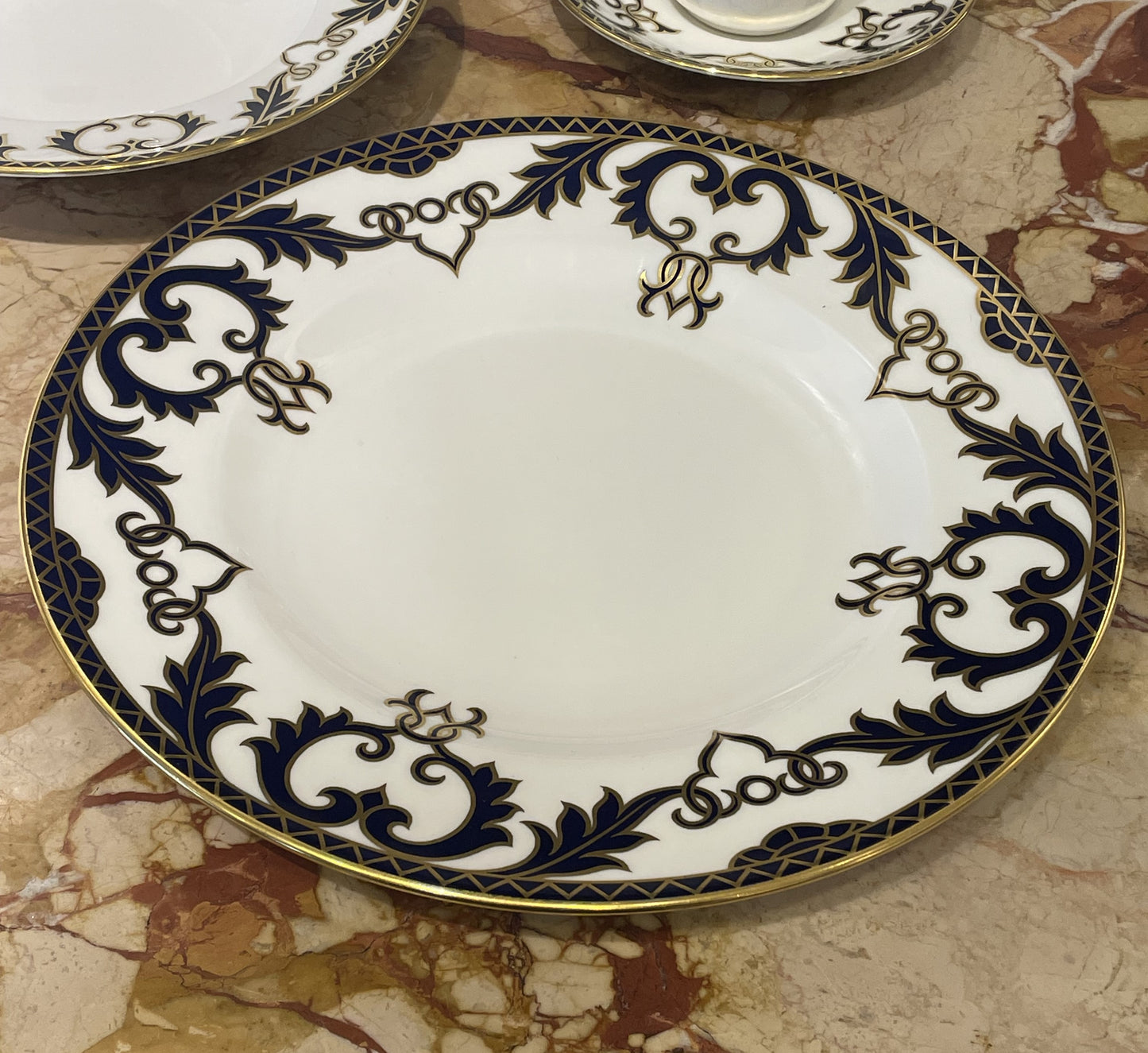 Royal Crown Derby "Majesty" China Set (RGXRDR)