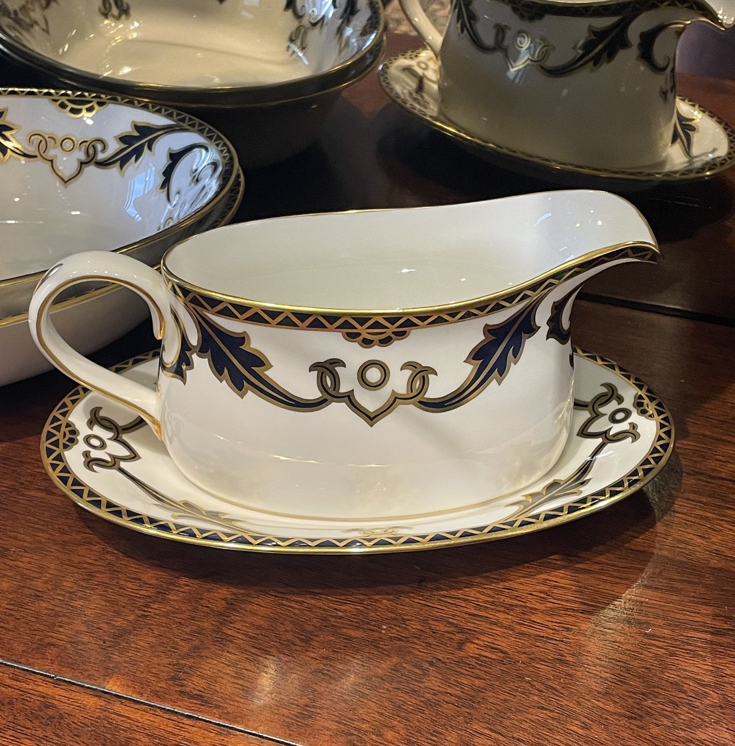 Royal Crown Derby "Majesty" China Set (RGXRDR)