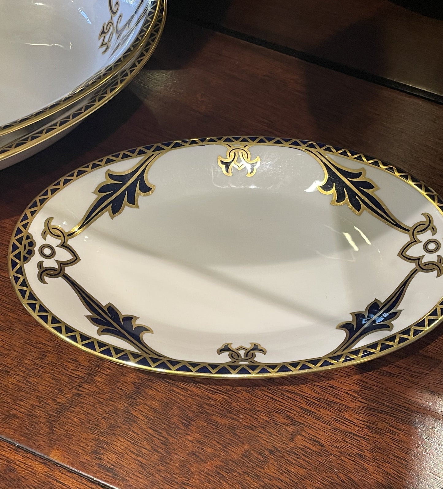 Royal Crown Derby "Majesty" China Set (RGXRDR)