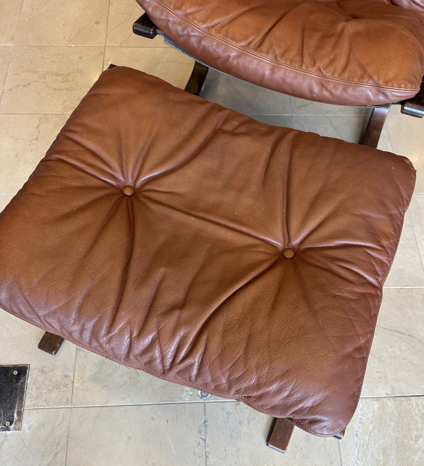 Westnofa Siesta Lounge Chair and Ottoman Set (B4LTPL)