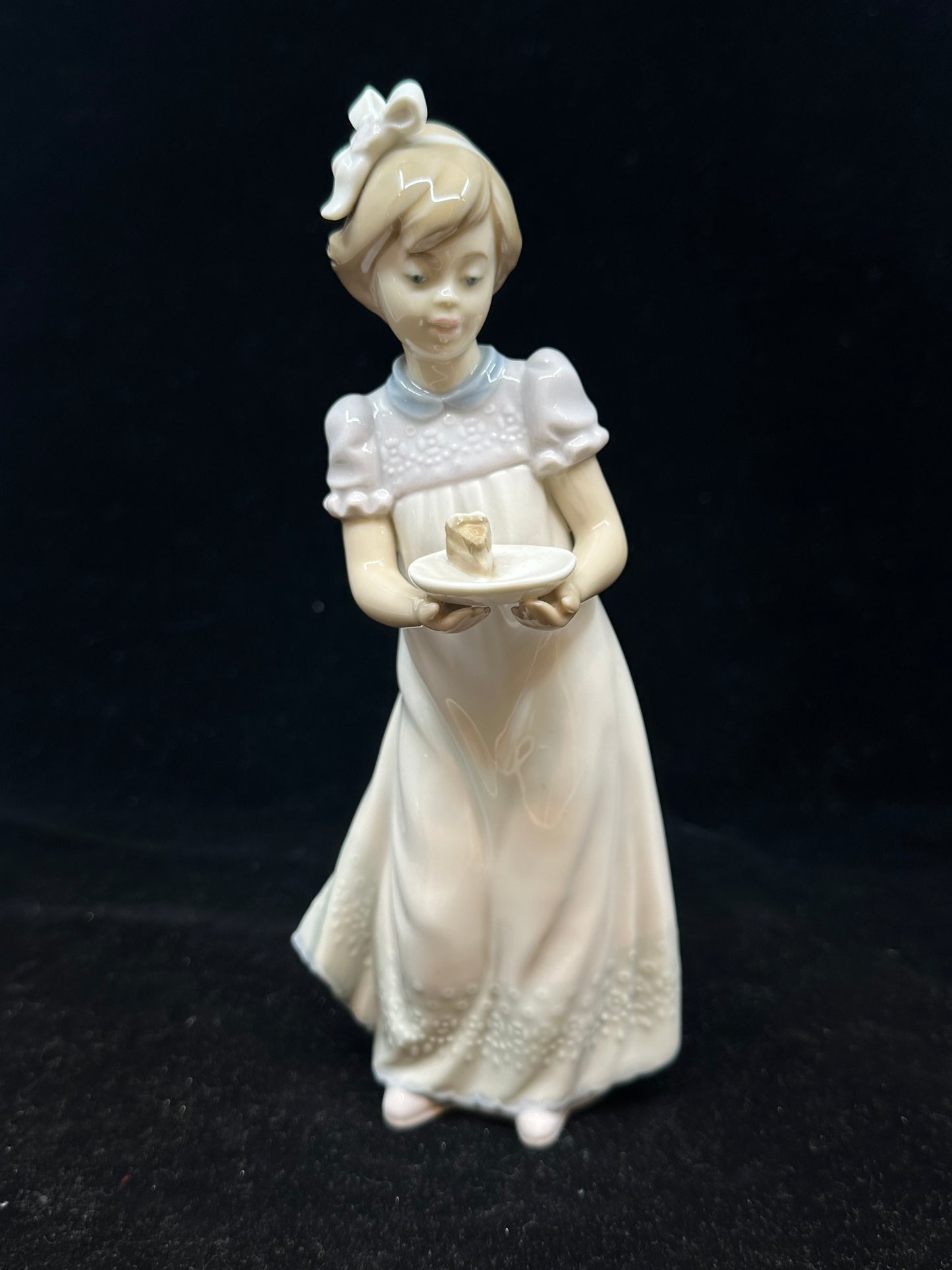 Lladro "Happy Birthday" Figurine #5429 (XQAFJK)