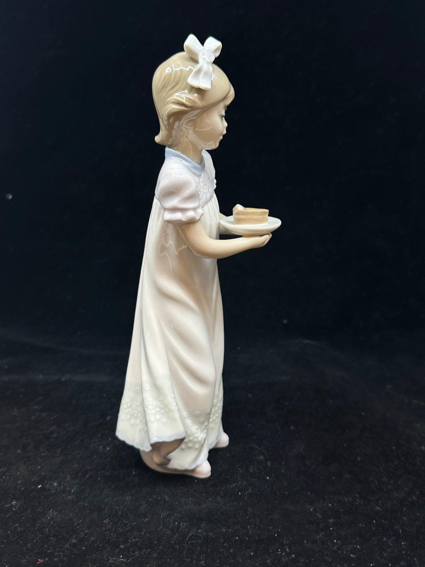 Lladro "Happy Birthday" Figurine #5429 (XQAFJK)