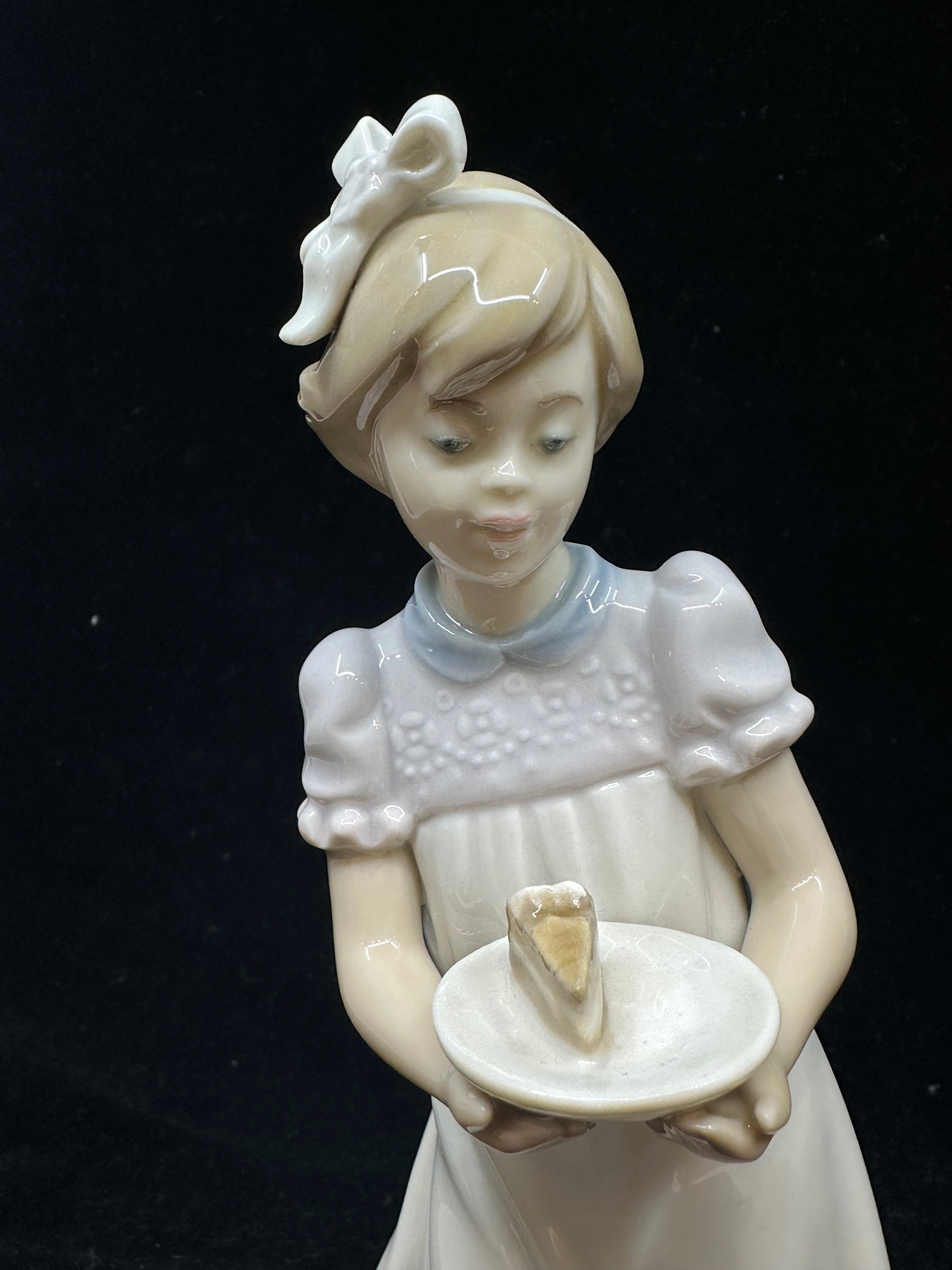 Lladro Porcelain deals Figurine