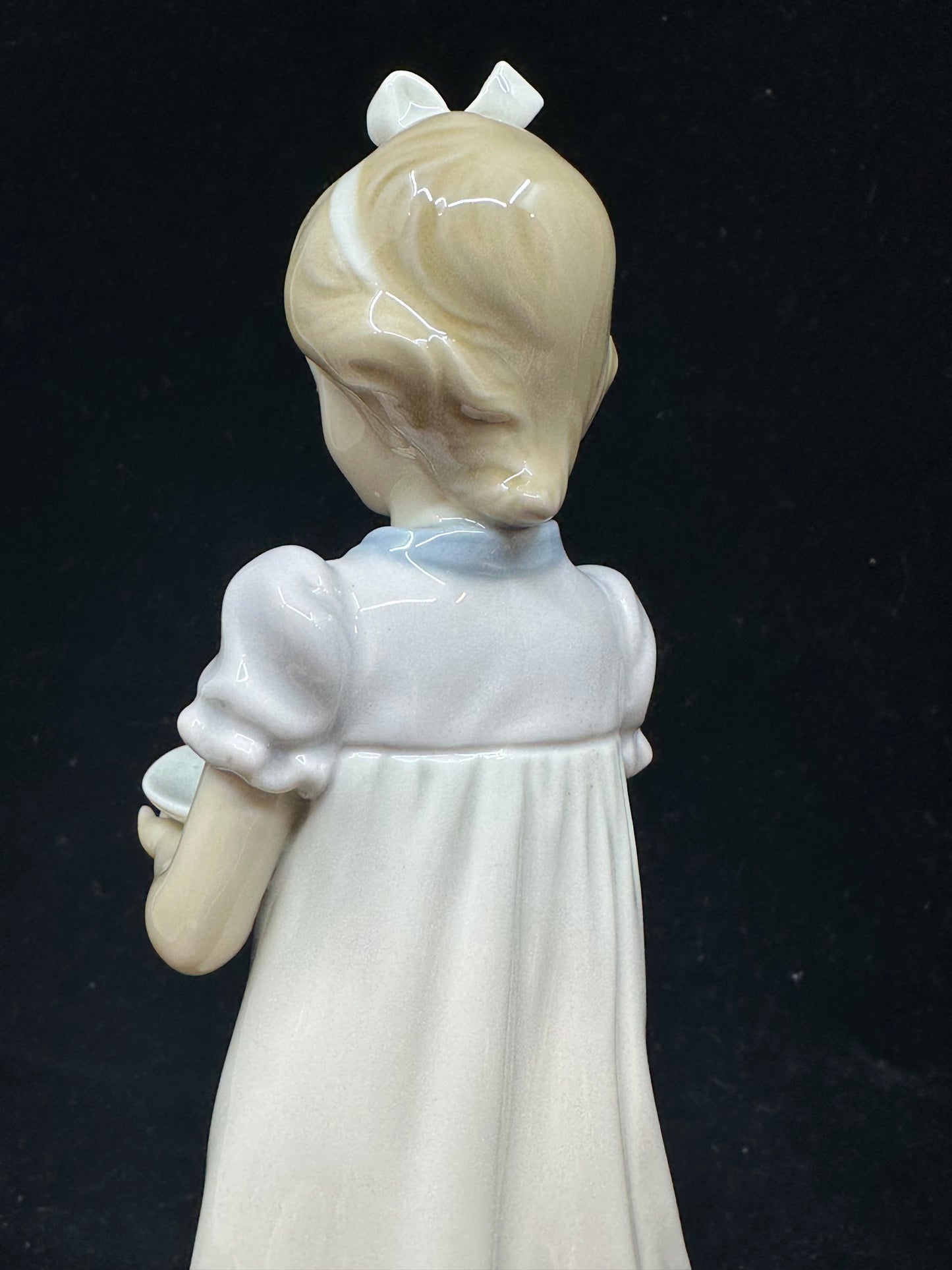 Lladro "Happy Birthday" Figurine #5429 (XQAFJK)