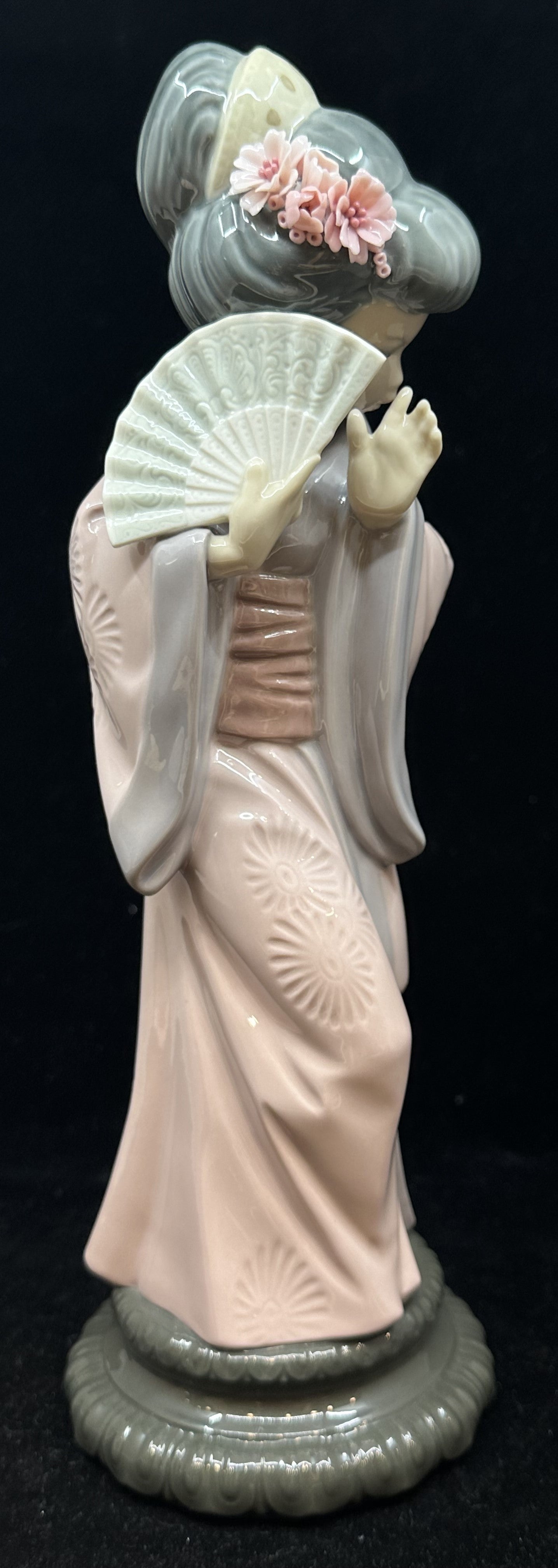 Lladro Figurine "Chrysanthemum" Japanese Timid Geisha 4990 (2J4AEA)