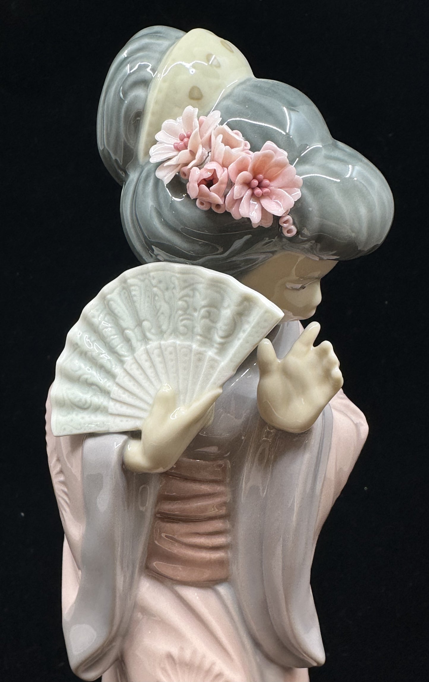 Lladro Figurine "Chrysanthemum" Japanese Timid Geisha 4990 (2J4AEA)