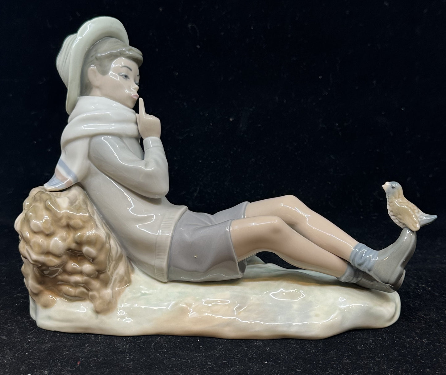 Lladro "Shepard with Bird" Figurine 4730 (NUW8U3)