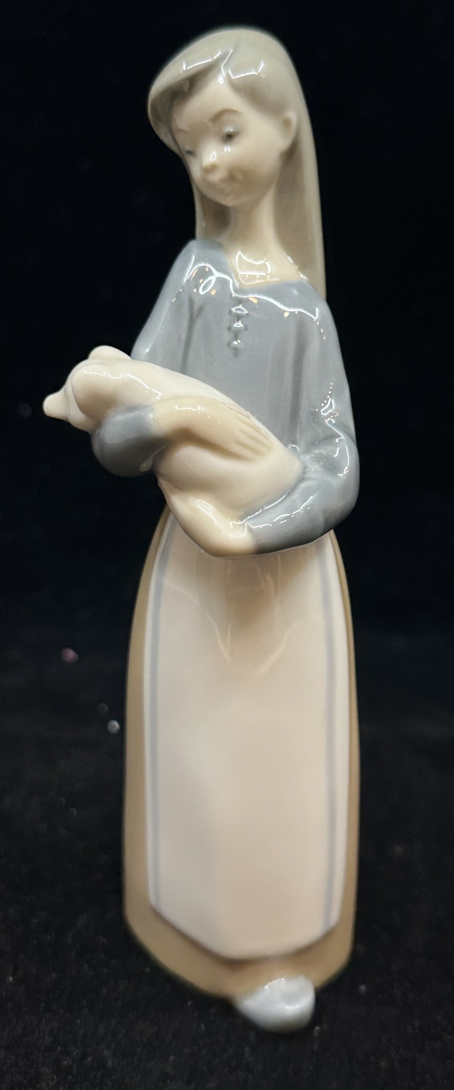 Lladro "Girl with Pig" Porcelain Figurine 1011 (D4TQKE)