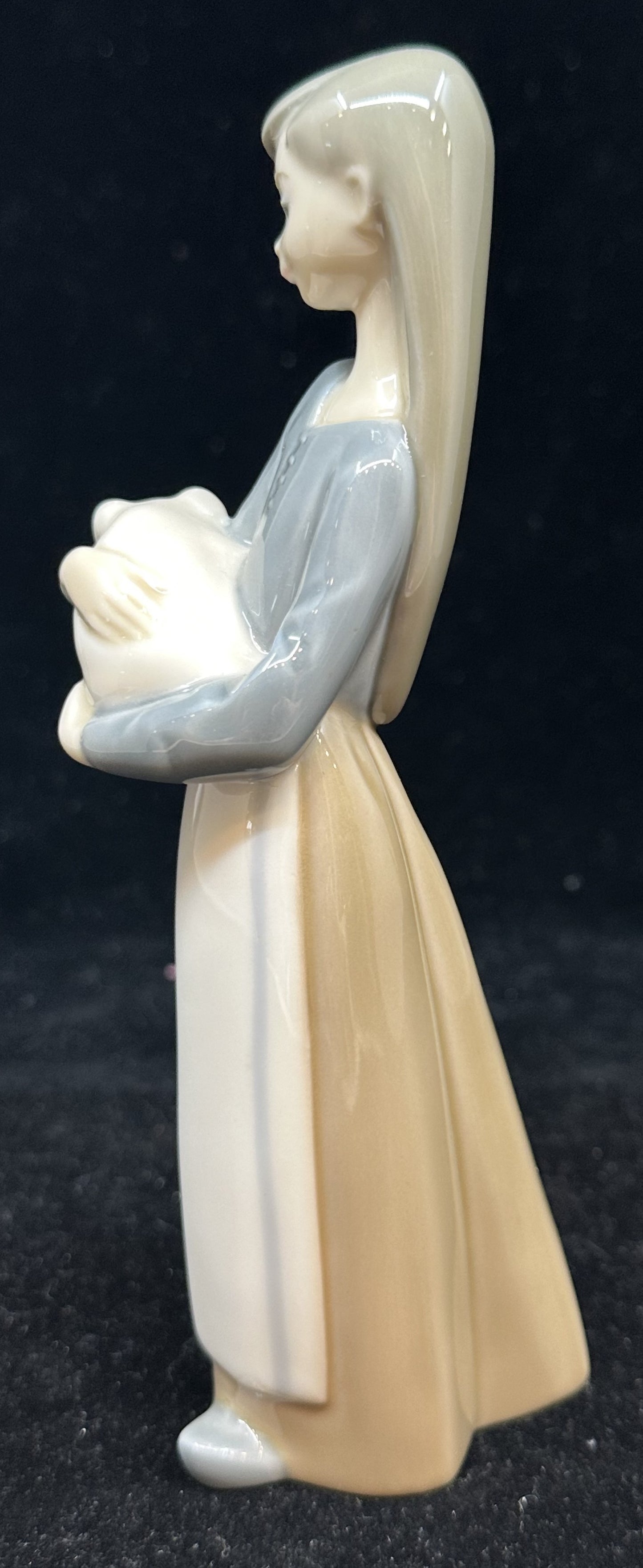 Lladro "Girl with Pig" Porcelain Figurine 1011 (D4TQKE)