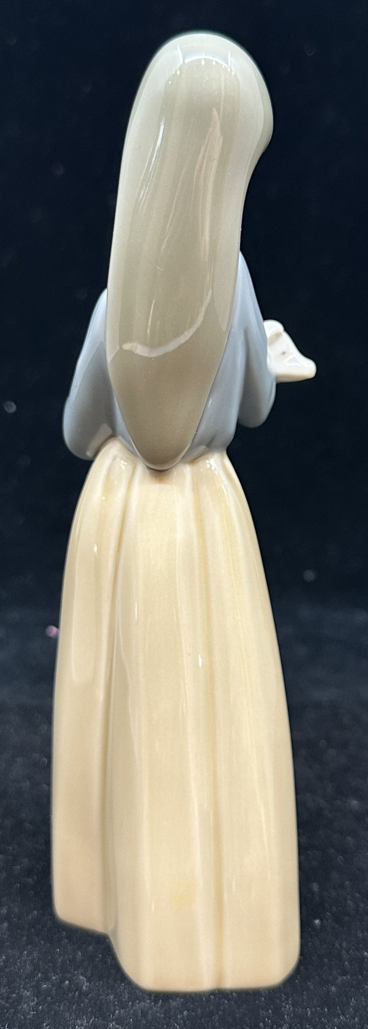 Lladro "Girl with Pig" Porcelain Figurine 1011 (D4TQKE)