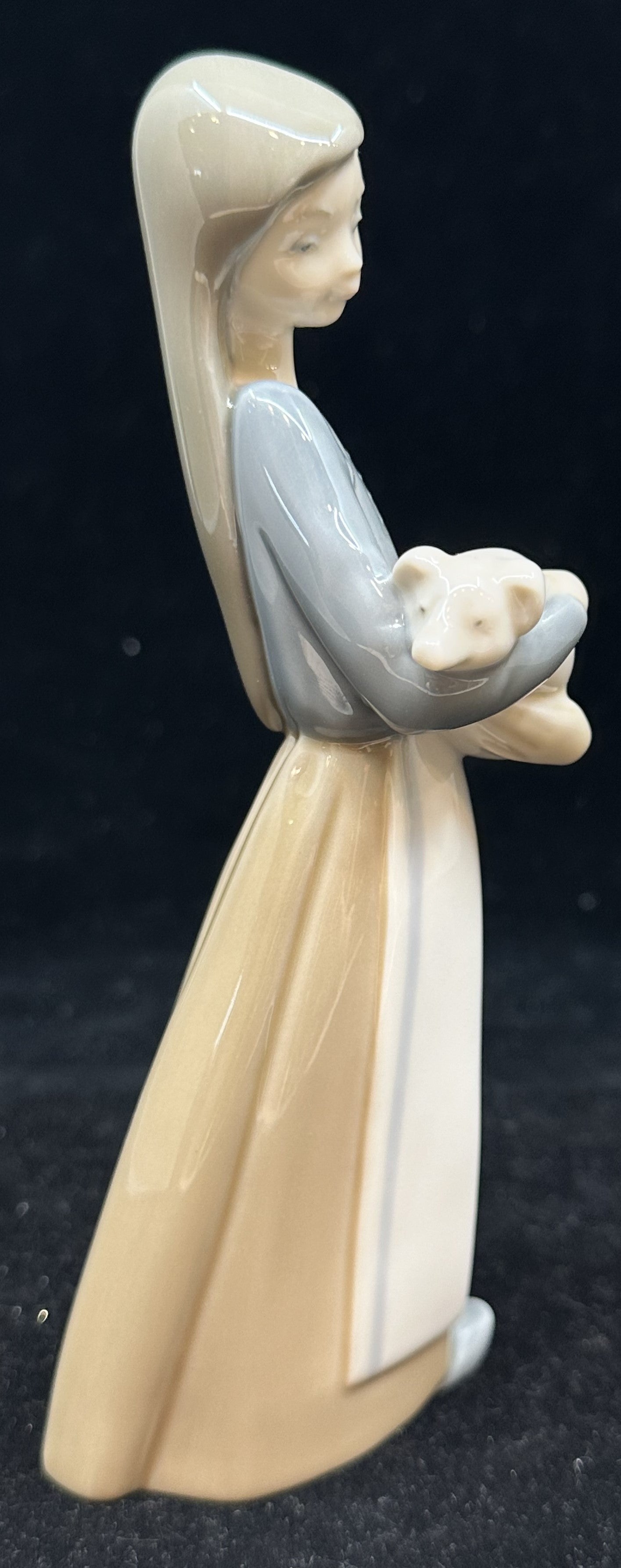 Lladro "Girl with Pig" Porcelain Figurine 1011 (D4TQKE)