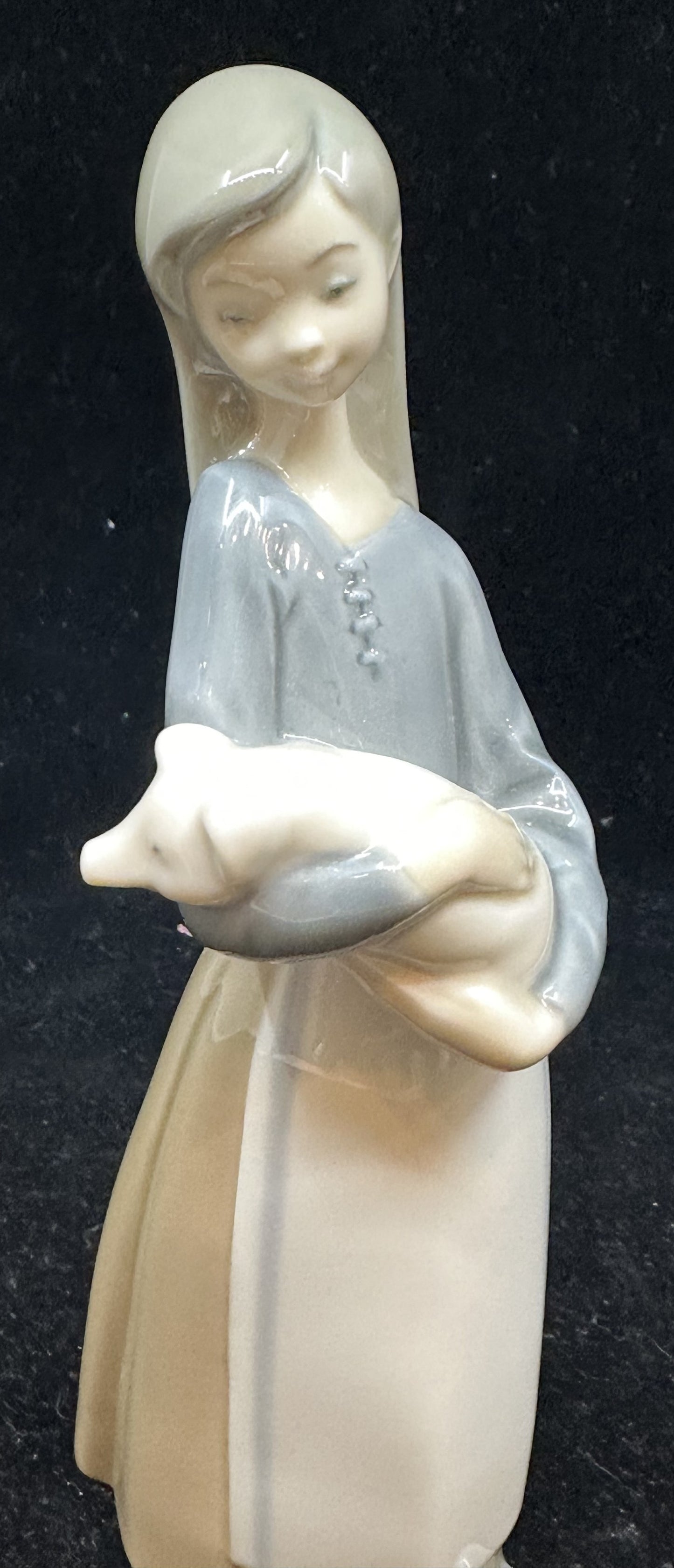 Lladro "Girl with Pig" Porcelain Figurine 1011 (D4TQKE)