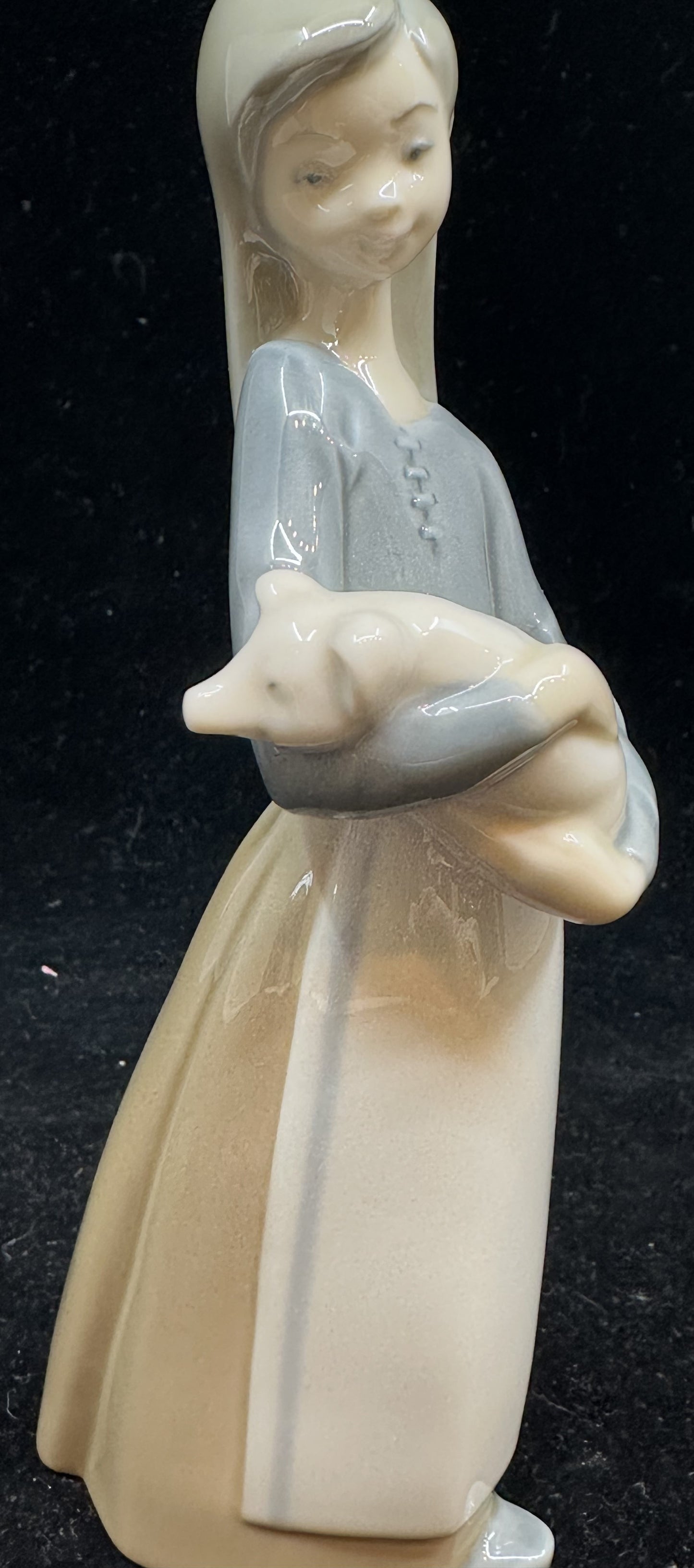 Lladro "Girl with Pig" Porcelain Figurine 1011 (D4TQKE)