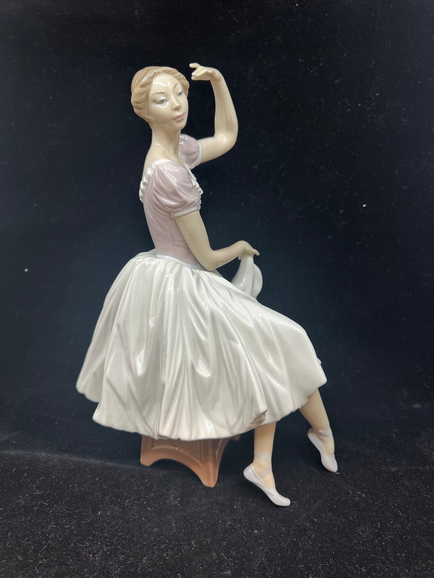 Lladro Weary Ballerina #5275 (6LWYPF)