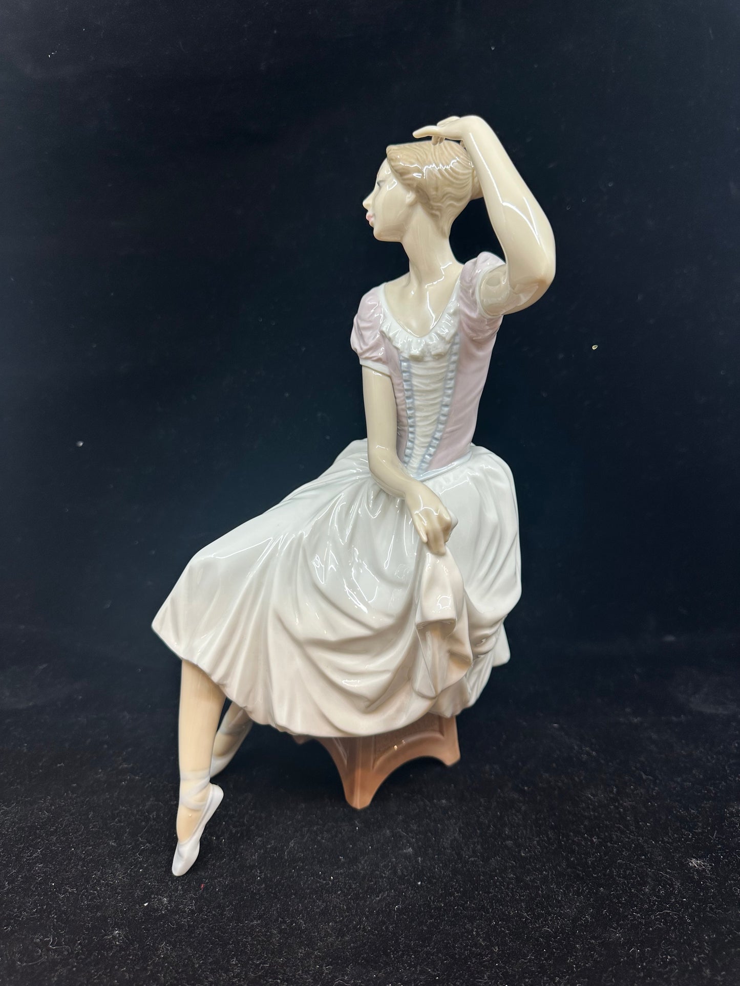 Lladro Weary Ballerina #5275 (6LWYPF)