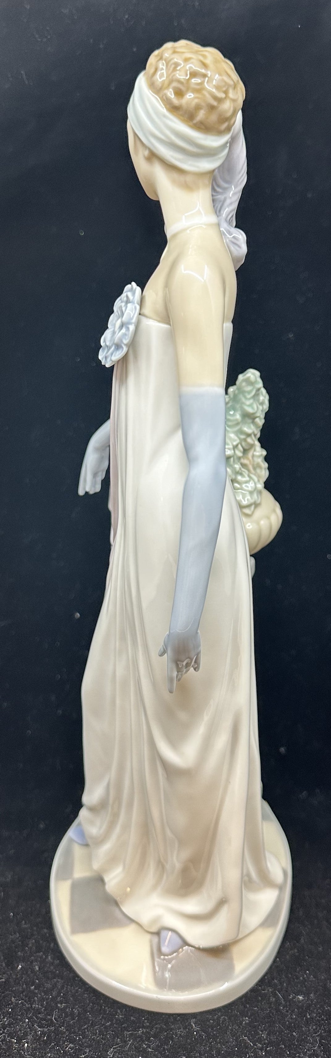 Lladro "Socialite of the 20's" Figurine 5283 (CJD6CA)