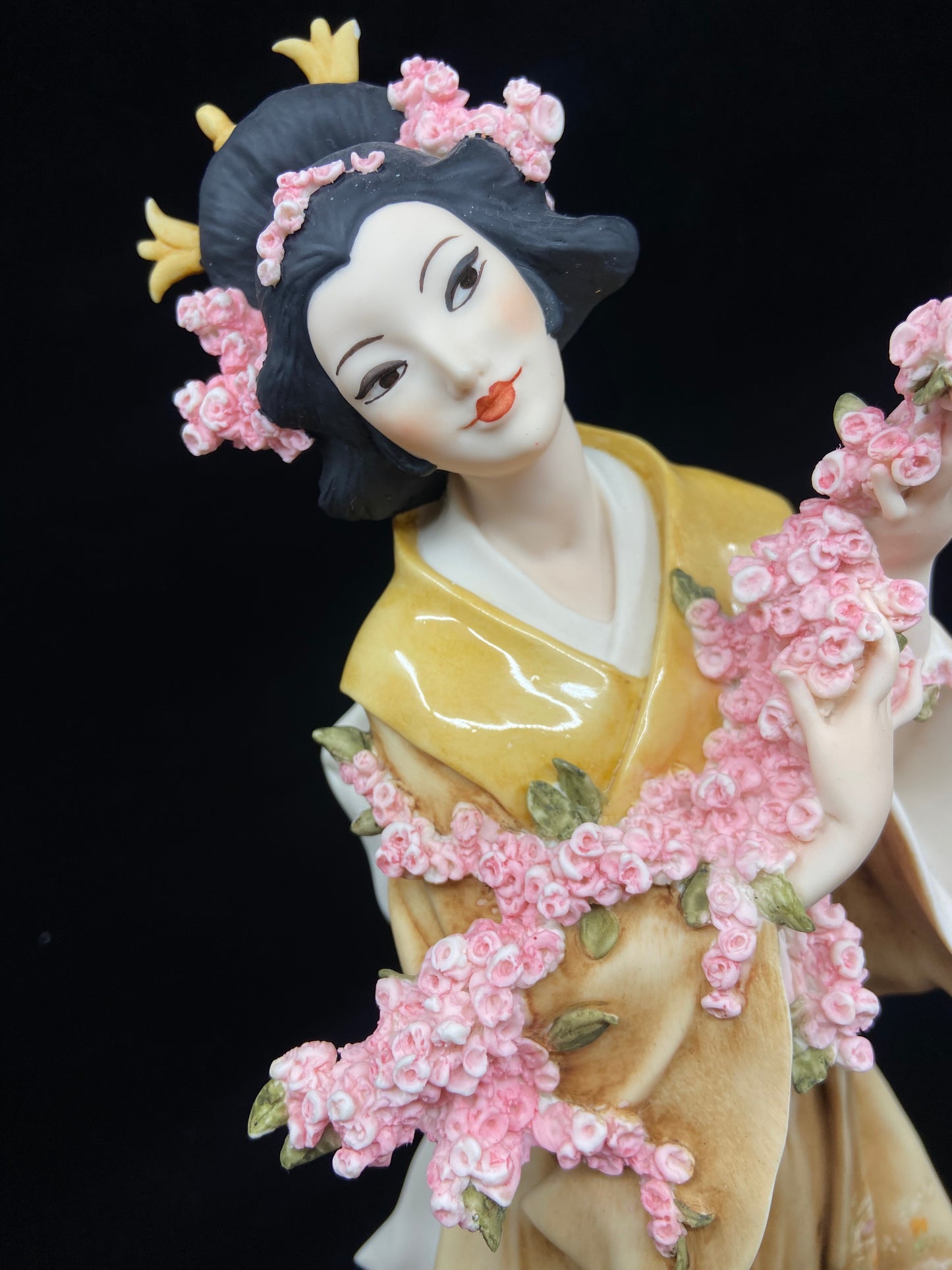 Armani "Madama Butterfly" Figurine (27EHDA)