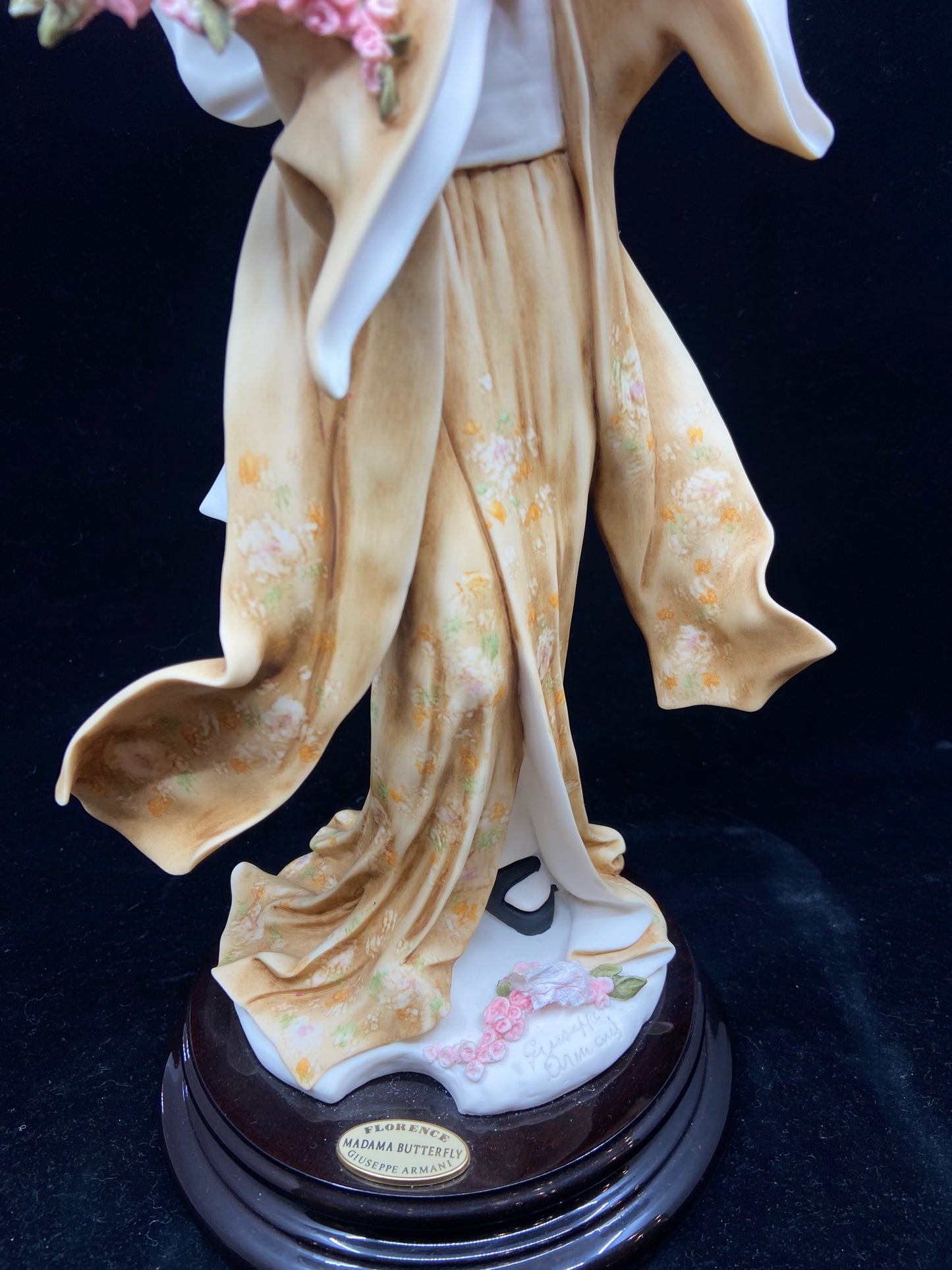 Armani "Madama Butterfly" Figurine (27EHDA)