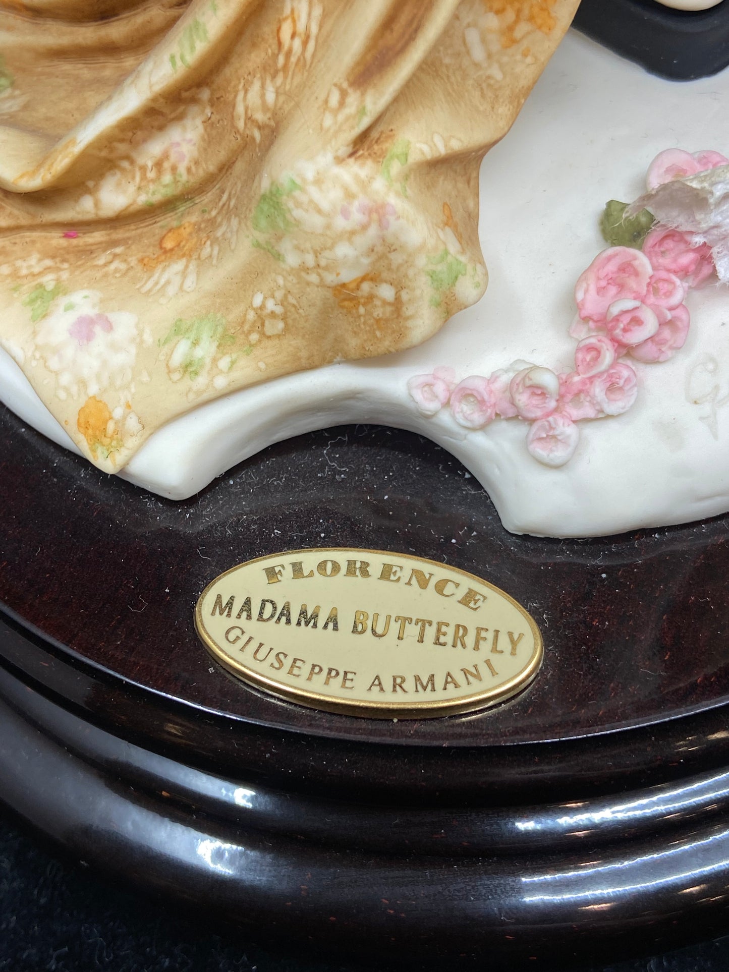 Armani "Madama Butterfly" Figurine (27EHDA)