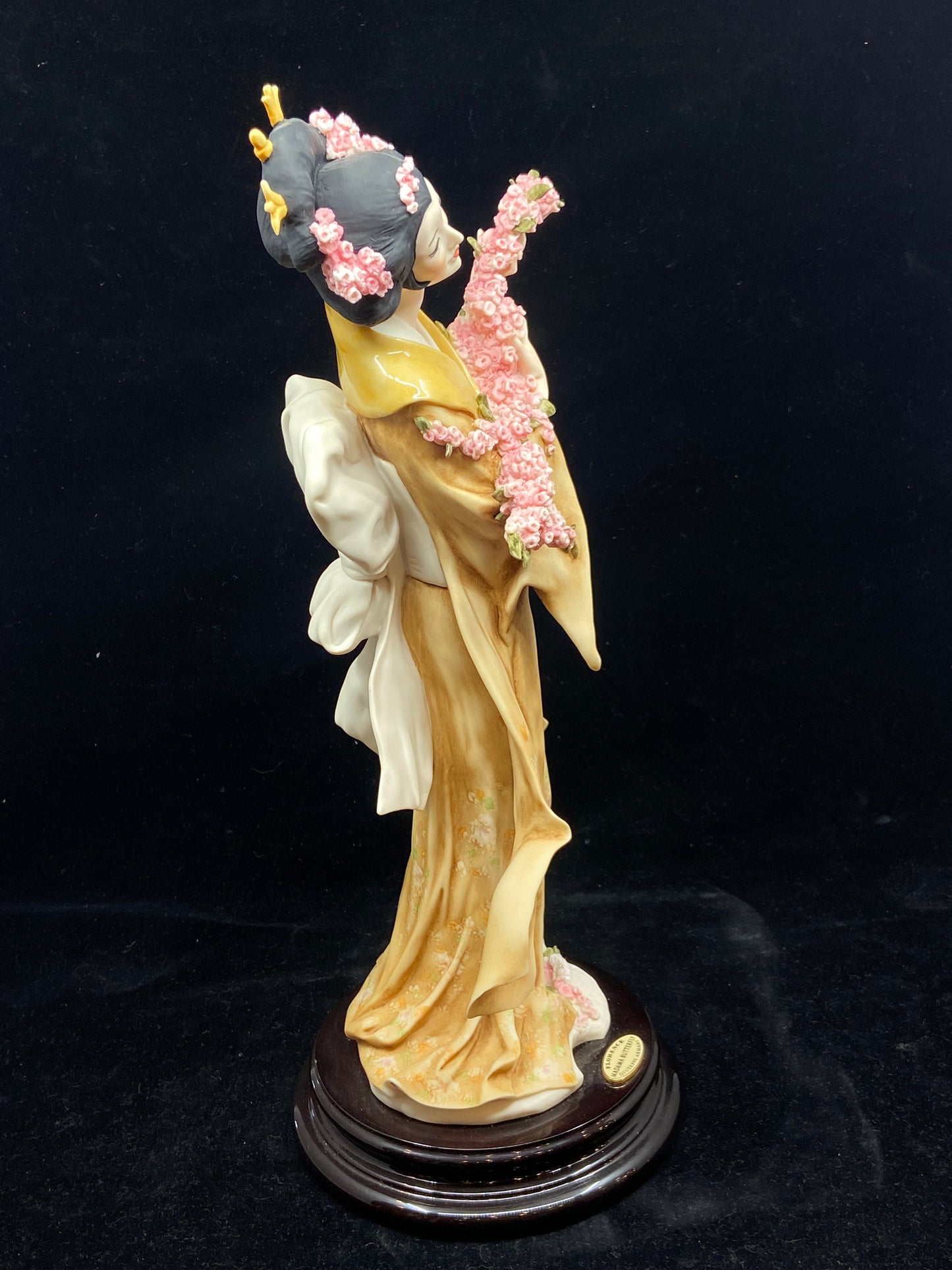 Armani "Madama Butterfly" Figurine (27EHDA)