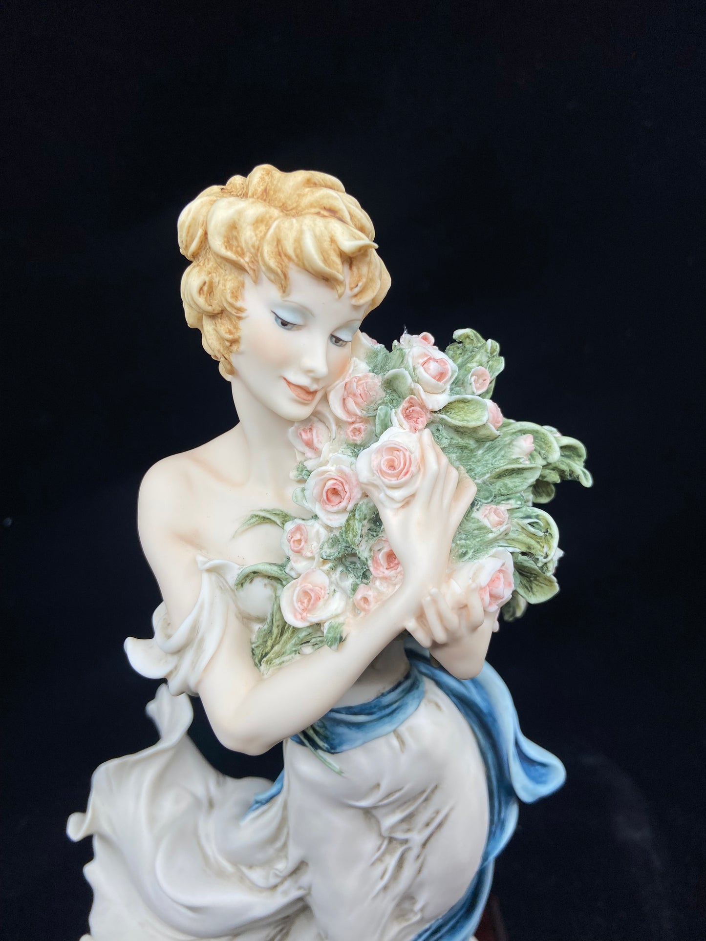 G. Armani "Belle" Porcelain Figurine (8TN87C)