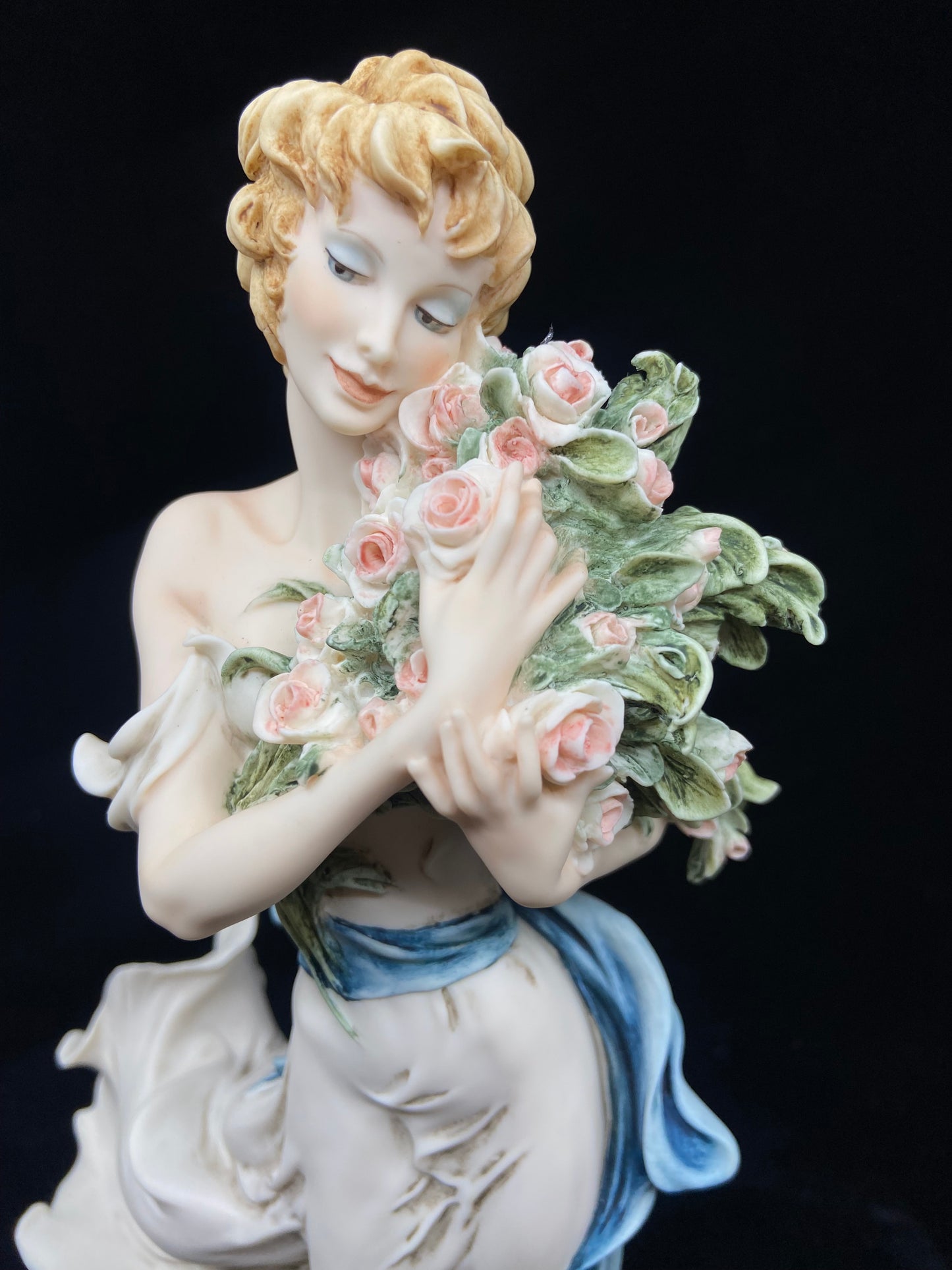 G. Armani "Belle" Porcelain Figurine (8TN87C)