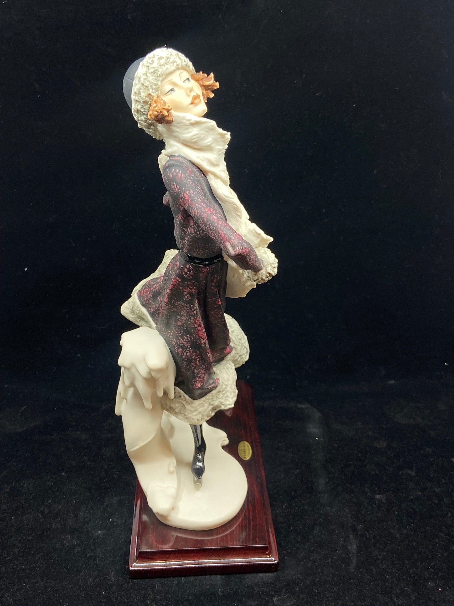 Armani "Skating Girl - Winter" Figurine (UJZQVF)