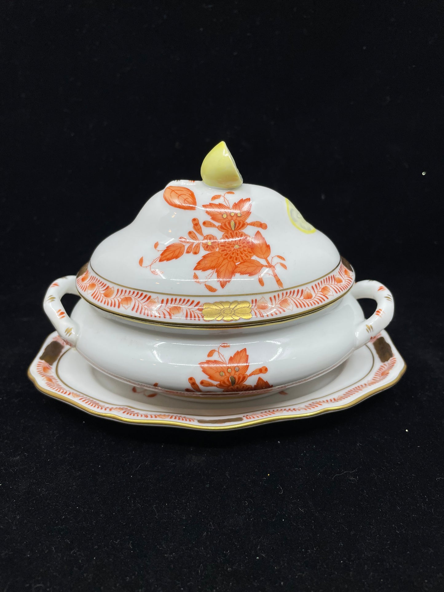 Herend "Bonbonniere Lemon Knob" Tureen with Underplate (7EPV5F)