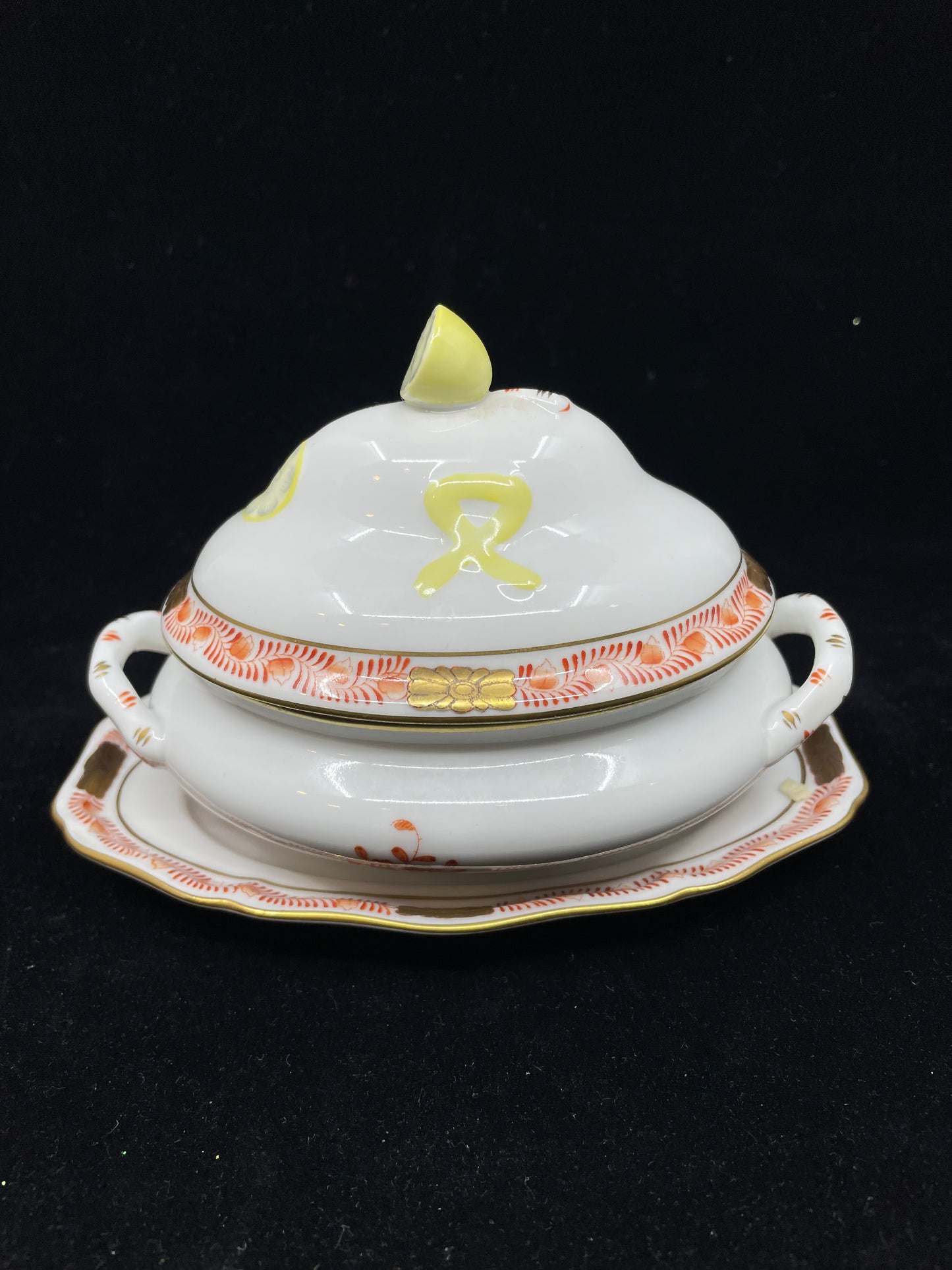 Herend "Bonbonniere Lemon Knob" Tureen with Underplate (7EPV5F)