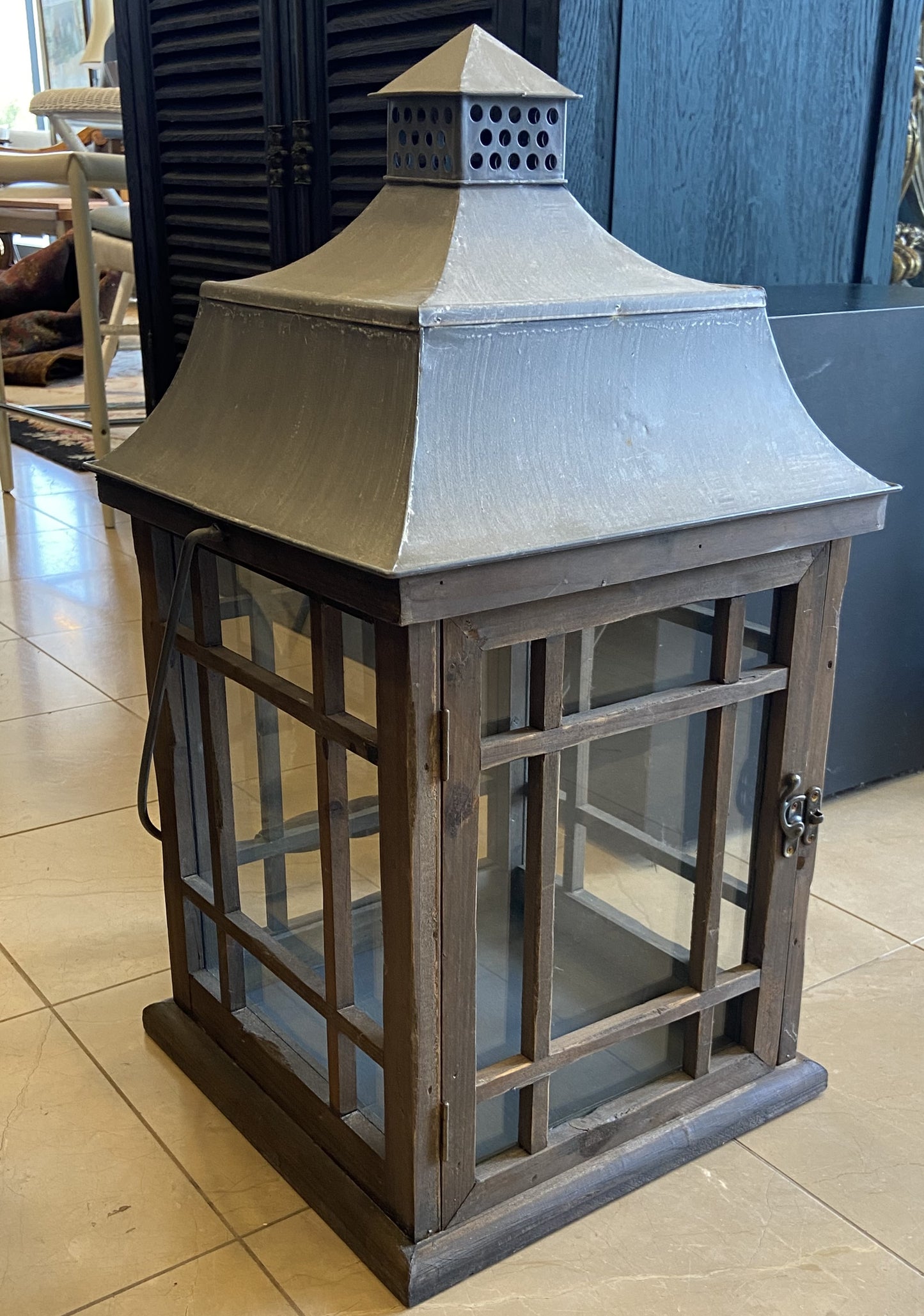 Pottery Barn Garrison Indoor-Outdoor Large Lantern (2ZEXBY)