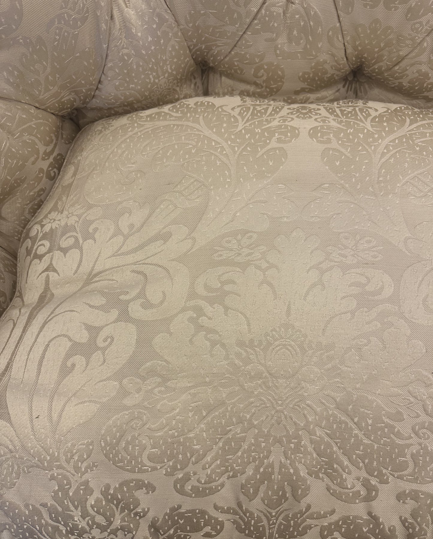 Custom Tufted Damask Sofa (DAEBS5)