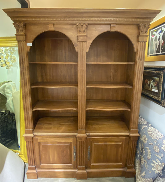 Ethan Allen "Legacy" Bookcase (V9HYLG)