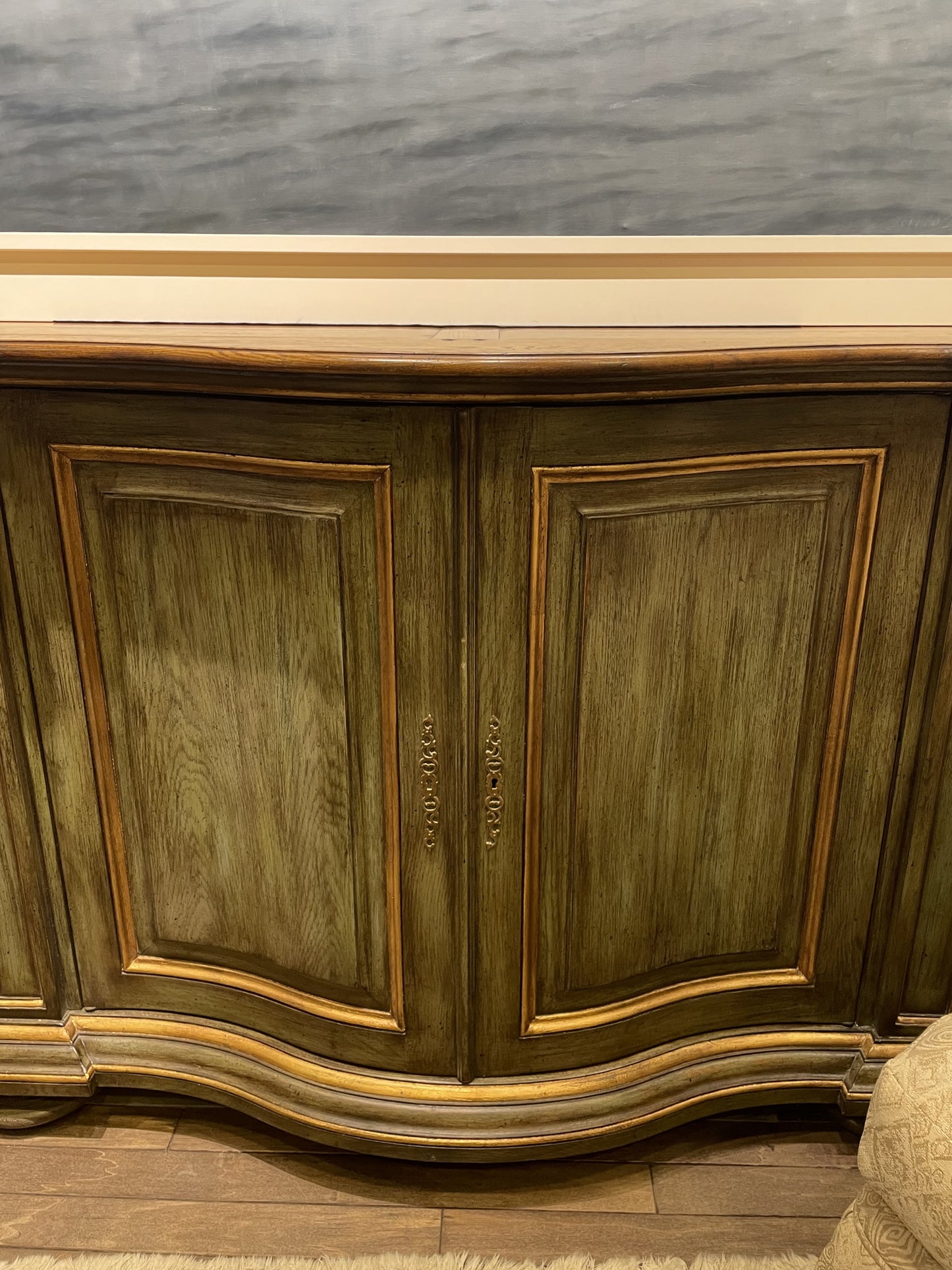 French Country Sideboard with 2 Keys (56RW9C)