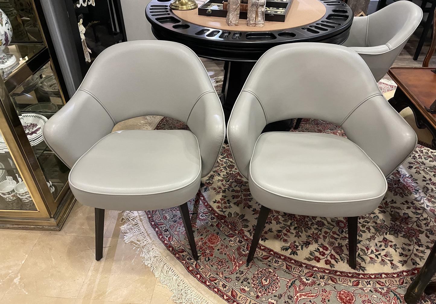 Pair of Knoll "Saarinen" Executive Arm Chairs (YKPBKE)