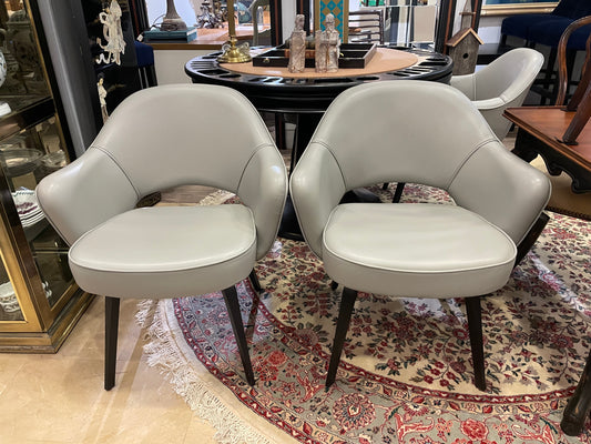 Pair of Knoll "Saarinen" Executive Arm Chairs (YKPBKE)