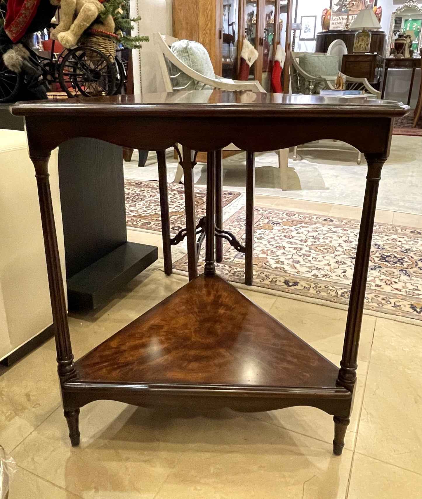 Theodore Alexander Triangle Side Table (YYTC9C)