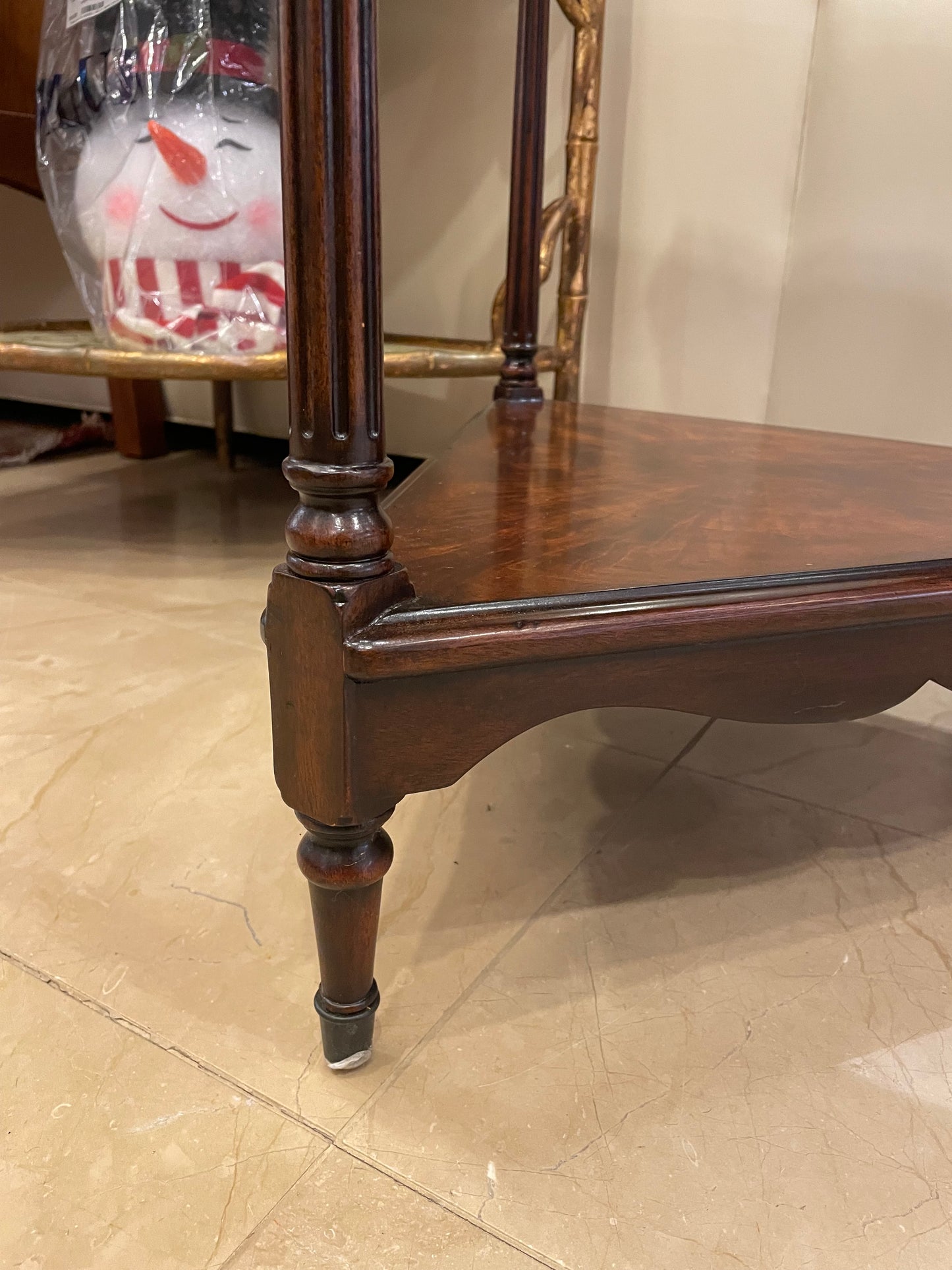 Theodore Alexander Triangle Side Table (YYTC9C)