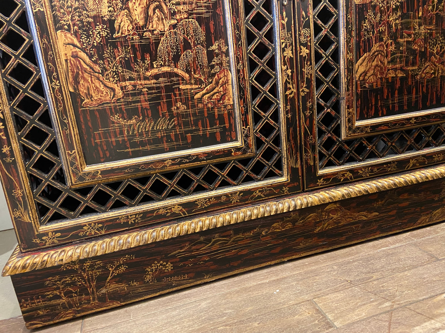 Chinoiseries Style Sideboard with Fretwork (6FWUEX)