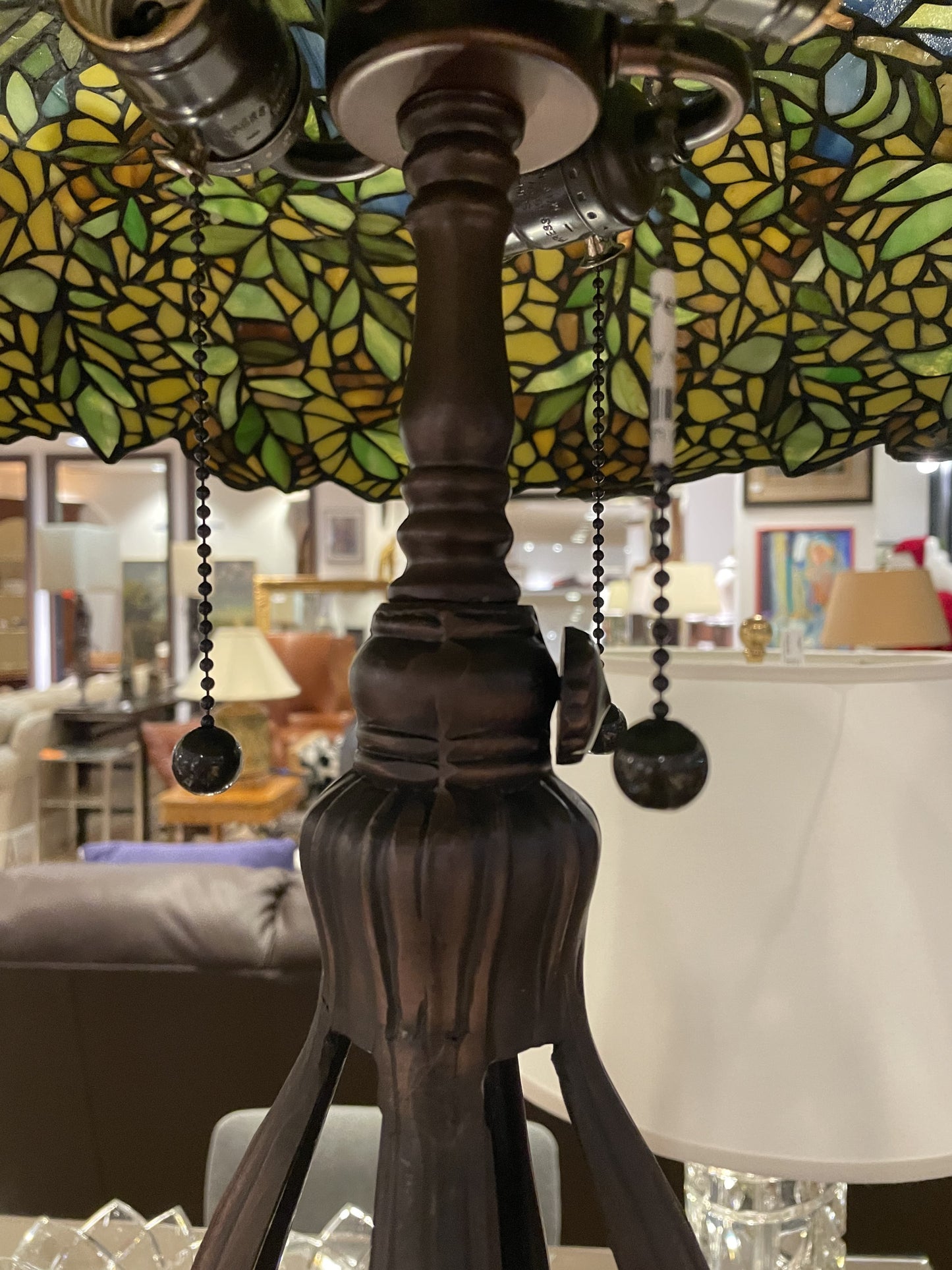 Meyda Tiffany Reproduction Wisteria Lamp (YFDD24)