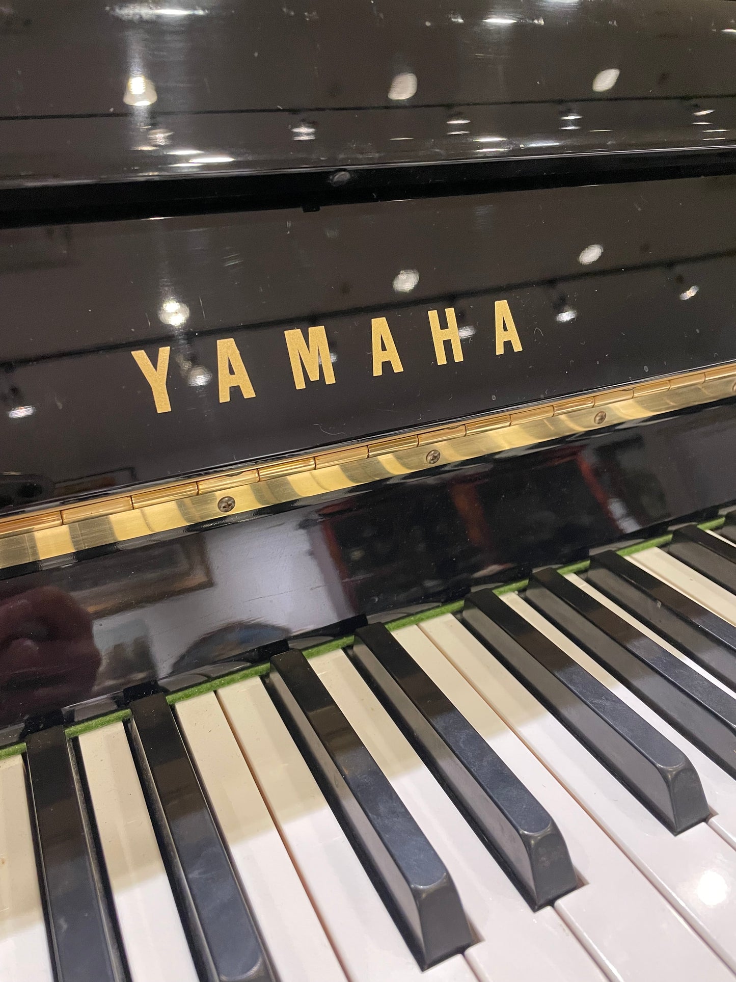 Yamaha Upright "LU-11" Piano (2SP79B)