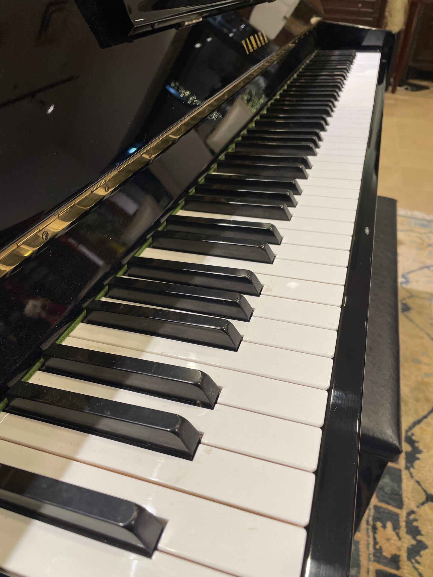 Yamaha Upright "LU-11" Piano (2SP79B)